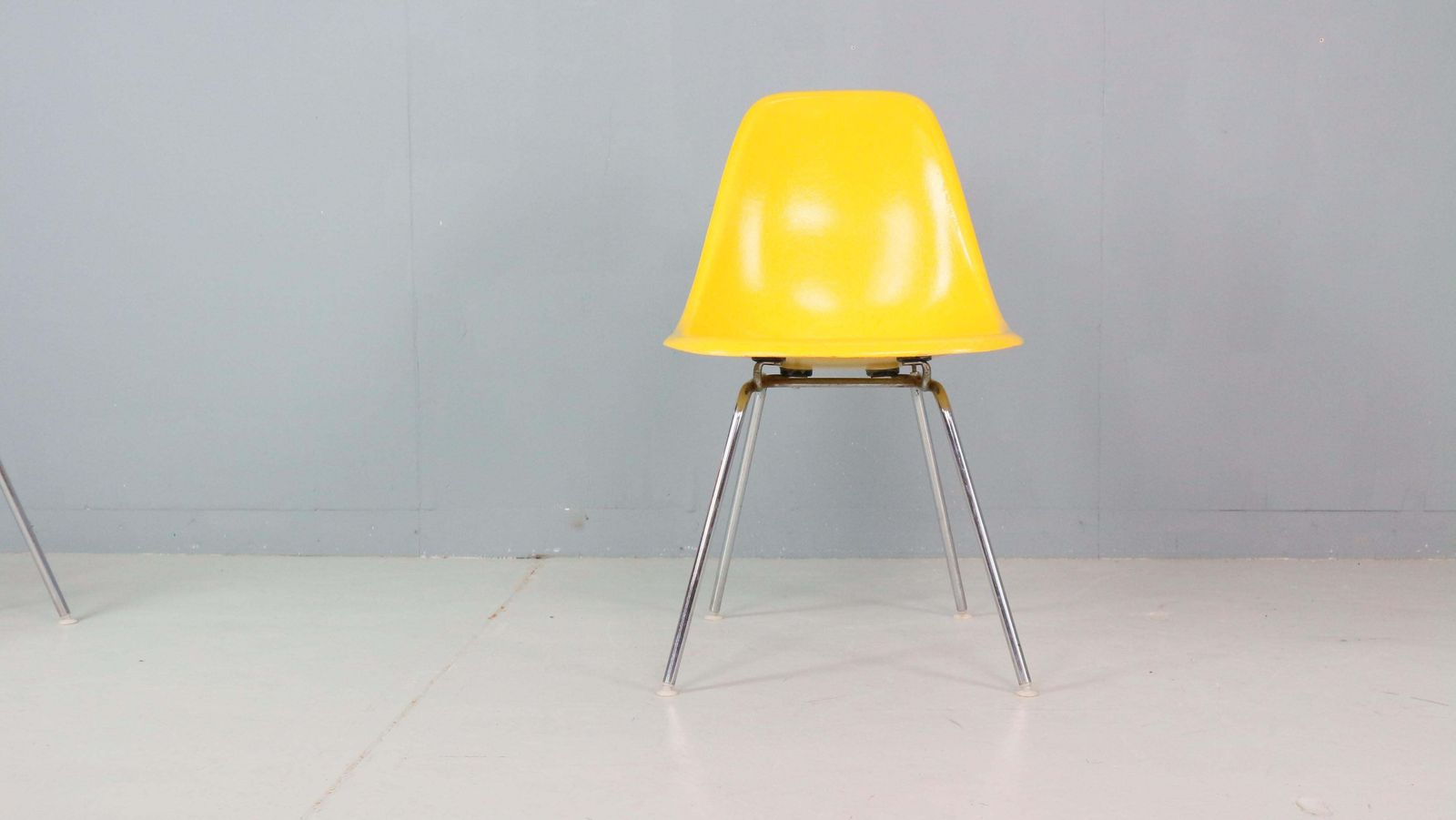 Furniture Charles & Ray Eames Set Of 4 Yellow "H Base" Chairs For Herman Miller, 1960 photo
