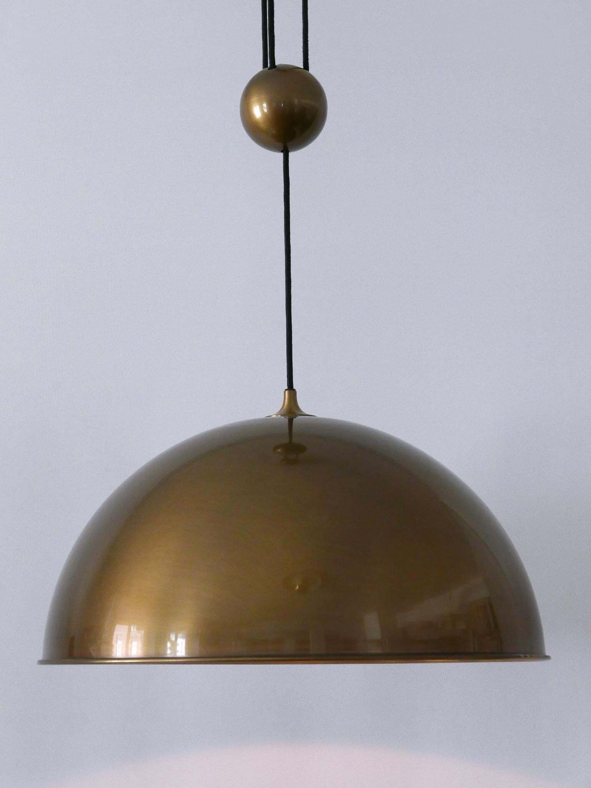 Large & Elegant Mid Century Counterweight Brass Pendant Lamp By Florian Schulz photo vintage