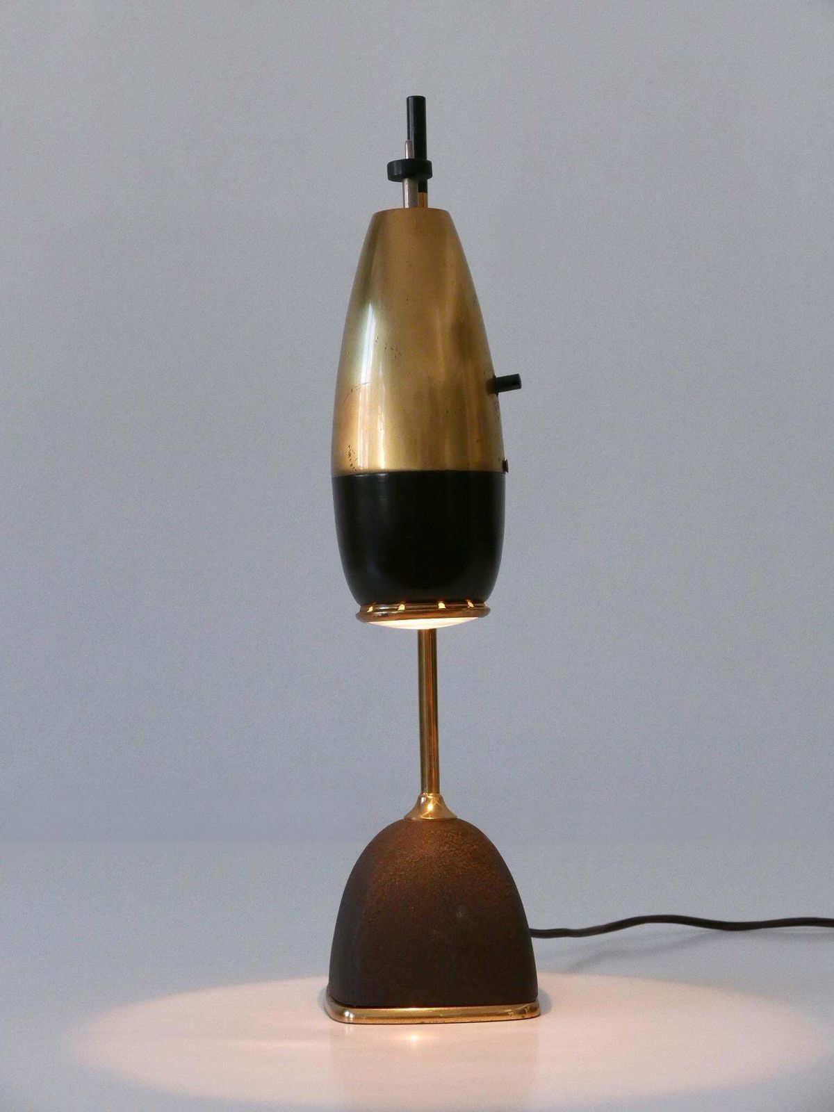 photo vinterior Oscar Torlasco Mid Century Modern Desk Light Mod. No '577' For Lumi Italy 1960s