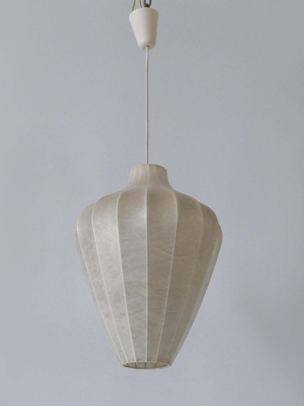 photo vinterior Rare Mid Century Modern Cocoon Pendant Lamp Or Hanging Light By Goldkant 1960s