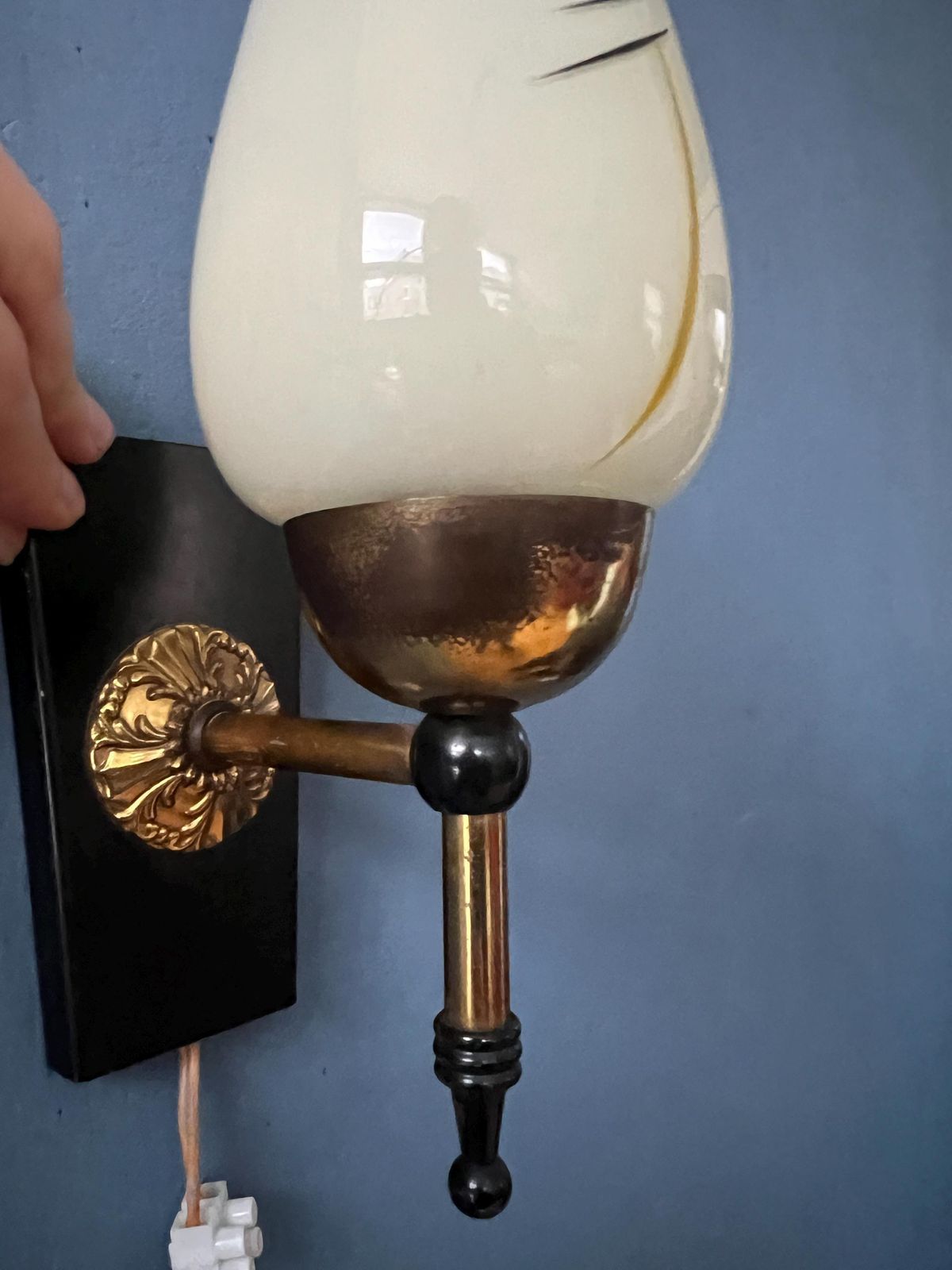 photo for sale Vintage Mid Century Glazen Wandlamp