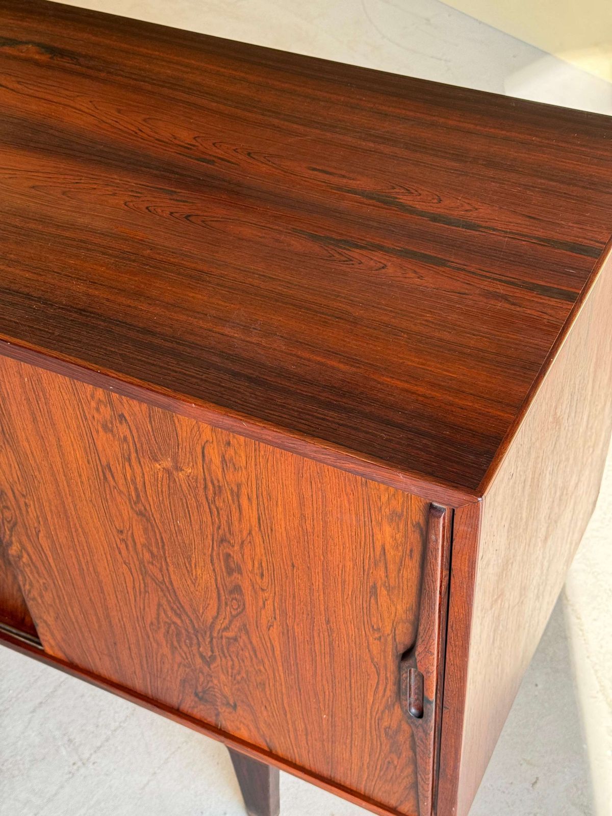 Meubels Deens Teakhouten Dressoir photo