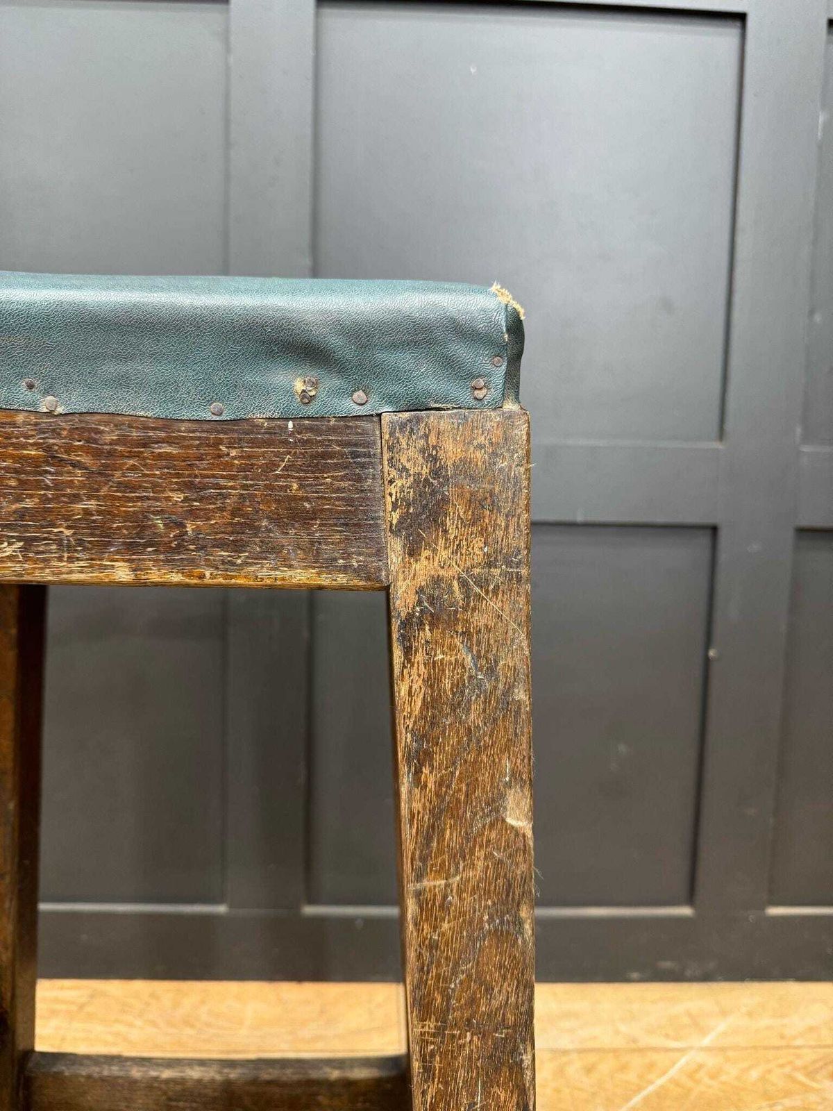 Vintage Railway Stool / Mid Century L.N.E.R Train Station / Stool Seating Seat/Stool/Vibtage Chair /Bar Stool/Classic Bar Seating/Railway photo Furniture