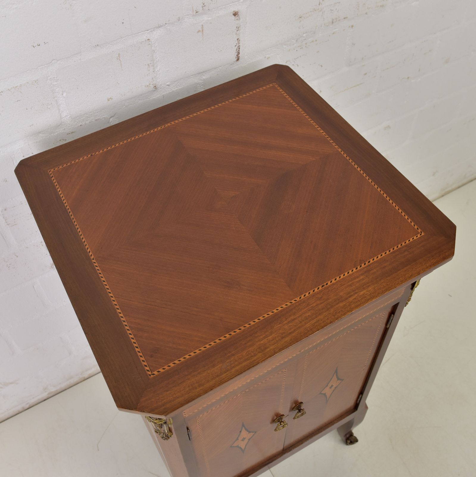 Phono Cabinet Restored Art Deco Circa 1935 Mahogany Chest Of Drawers Small photo vinterior