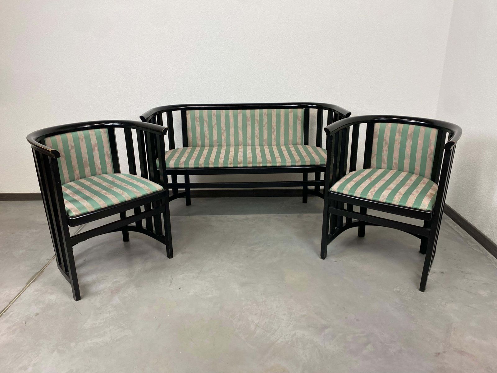 Fledermaus Seating Group By Josef Hoffmann Ex. By Wittmann Wien photo 4105.0