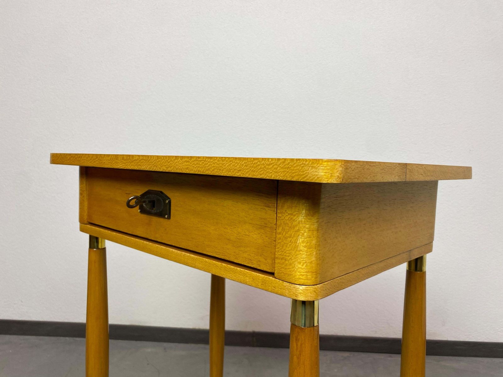 Art Deco Side Table photo Furniture