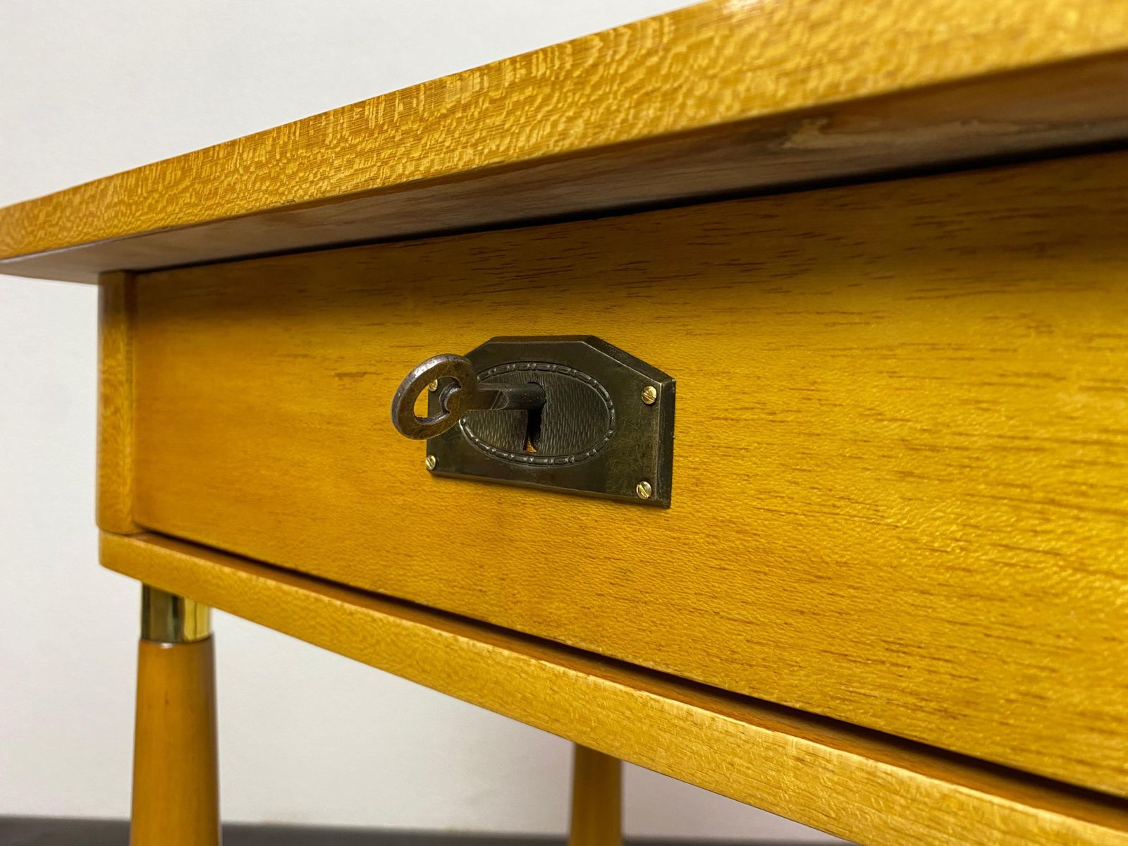 Art Deco Side Table photo 727.0