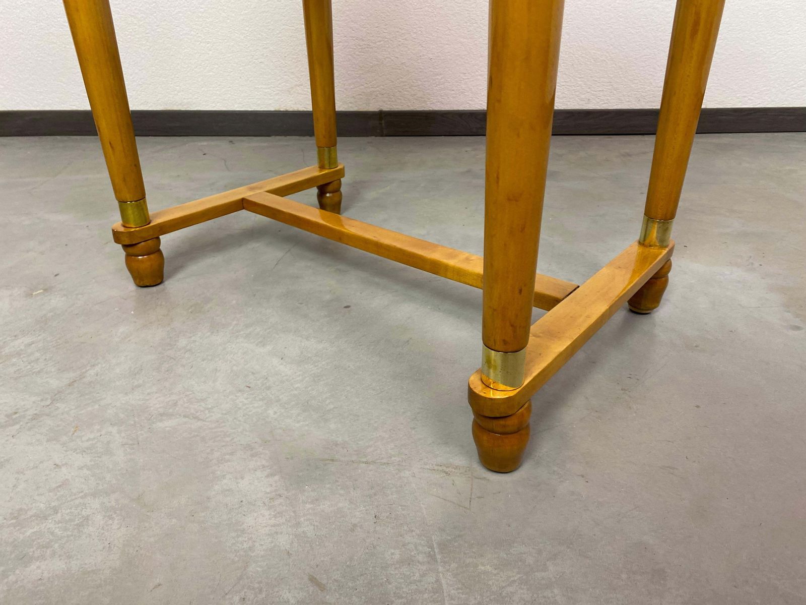 Art Deco Side Table photo vinterior