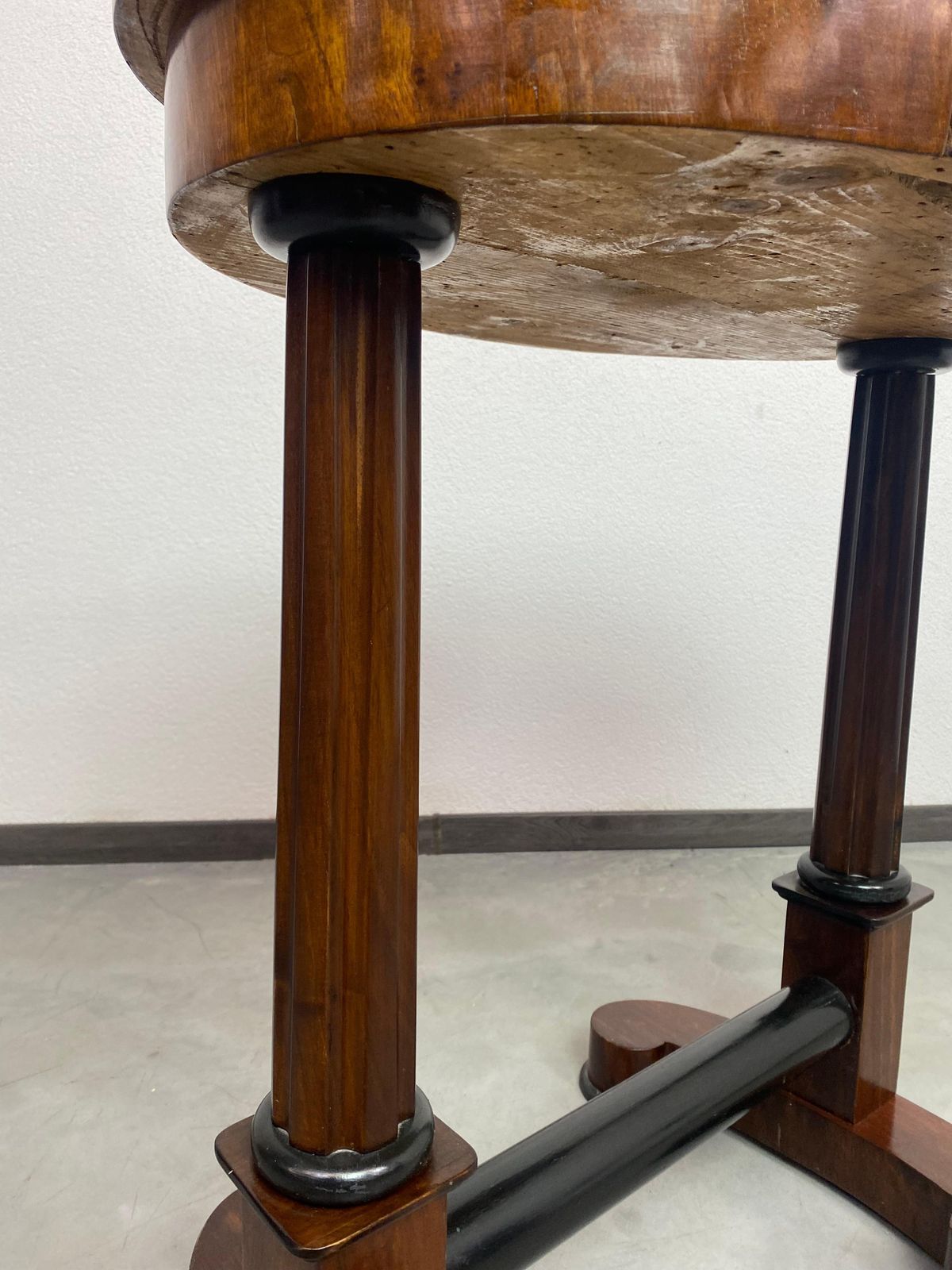 photo furniture 19th Century Biedermeier Side Table