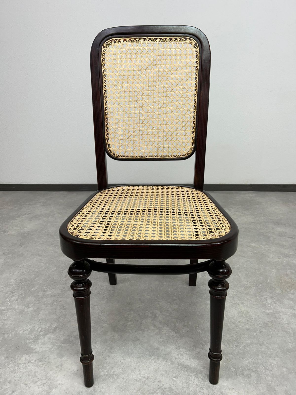 Set Of 4 Bentwood Dining Room Chairs By Thonet photo for sale