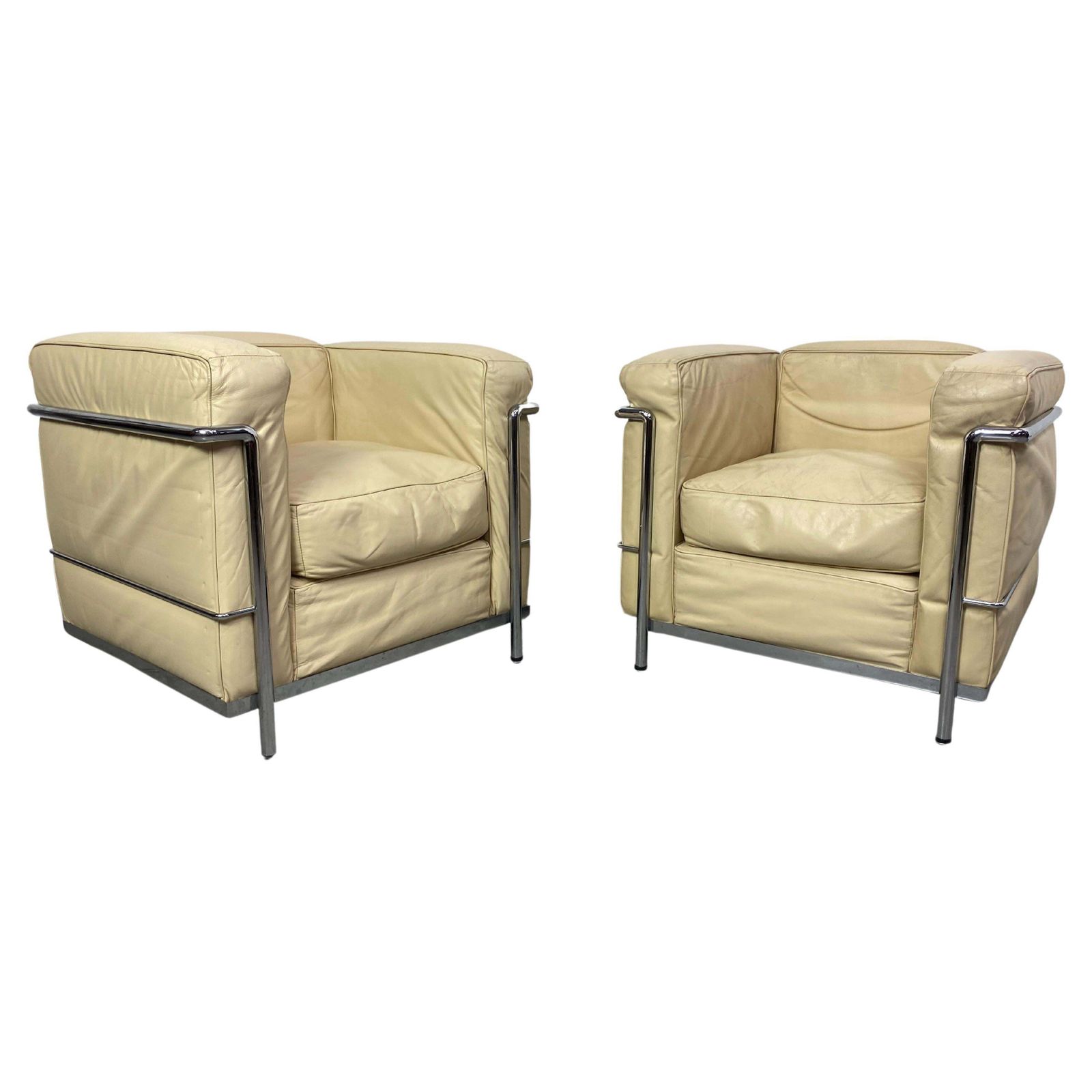 White Leather Club Chairs Lc2 By Le Corbusier For Cassina