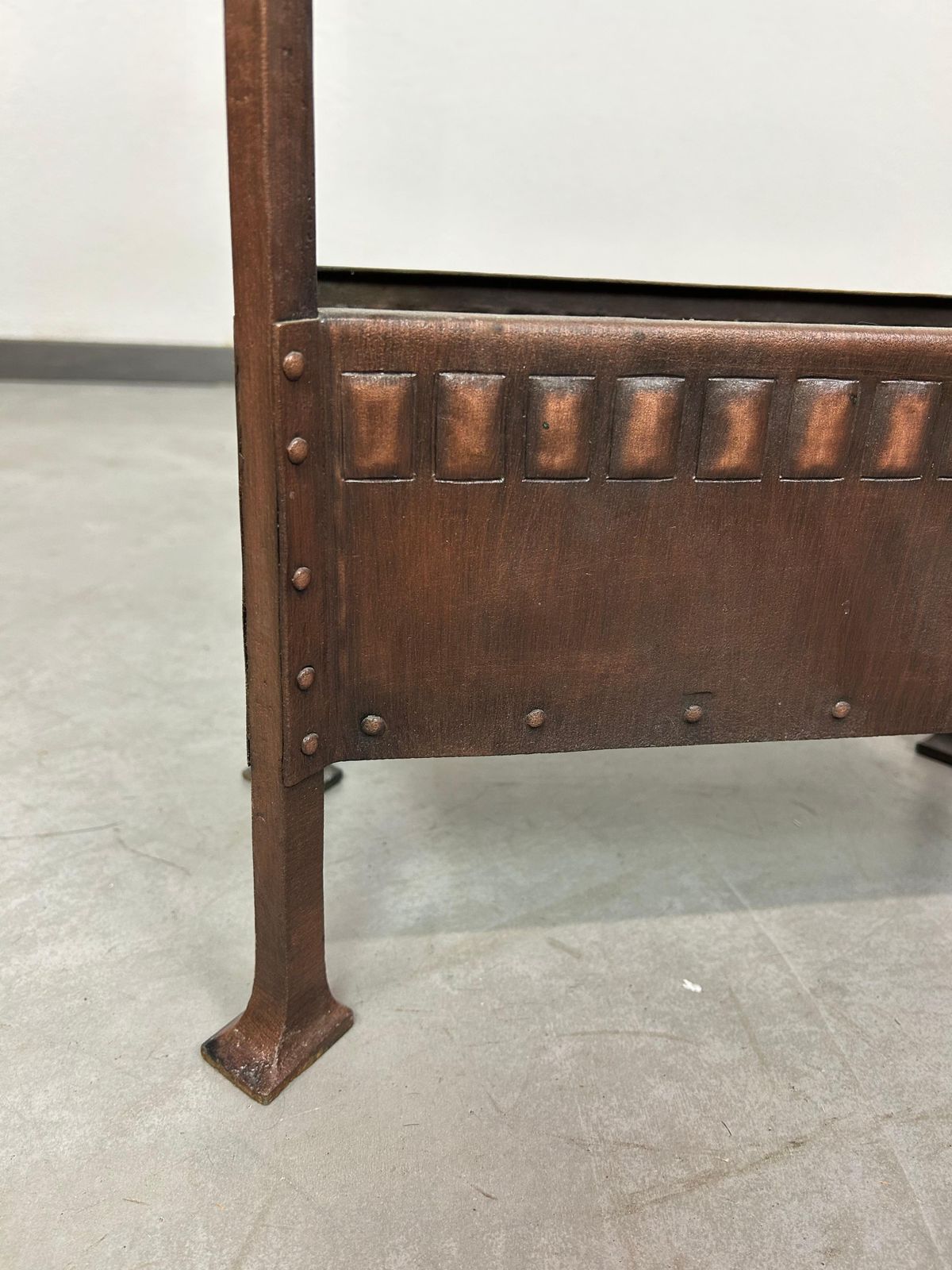 photo furniture Jugendstil Jardiniere By A.Lebach Darmstadt Artists' Colony