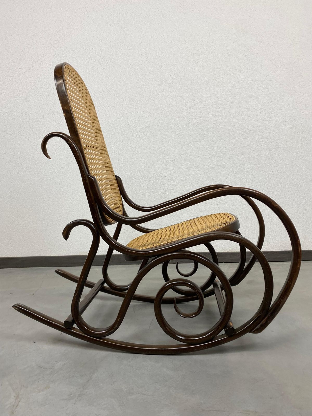 Small Thonet Rocking Chair No.10 For Children photo for sale