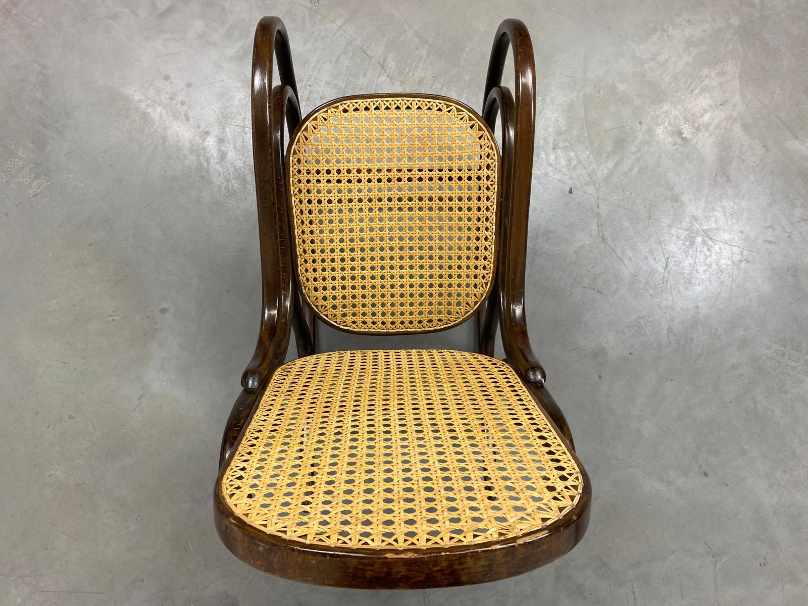 Small Thonet Rocking Chair No.10 For Children photo vinterior