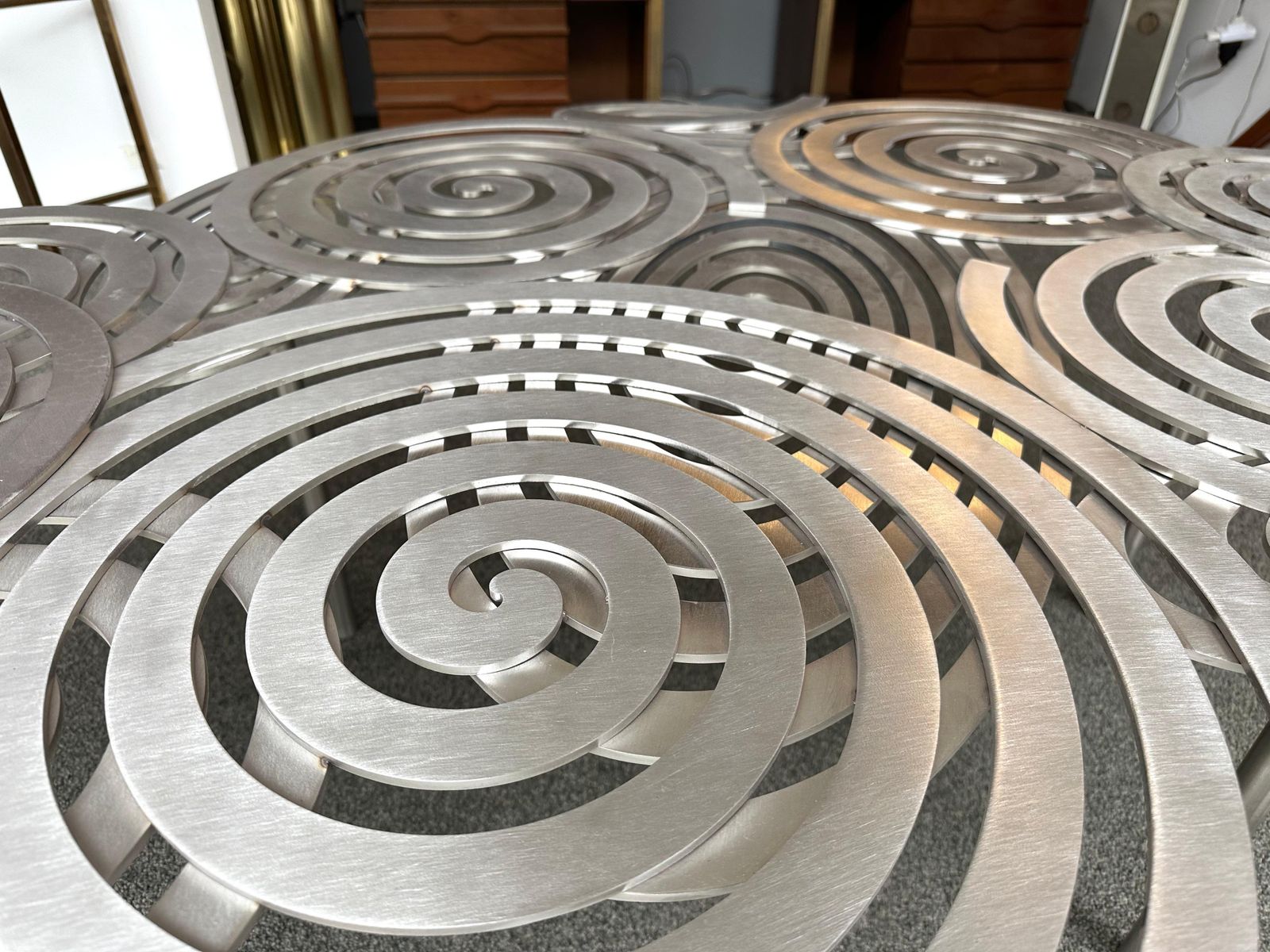 photo vinterior Contemporary Stainless Steel Spiral Coffee Table By Antonio Cagianelli, Italy