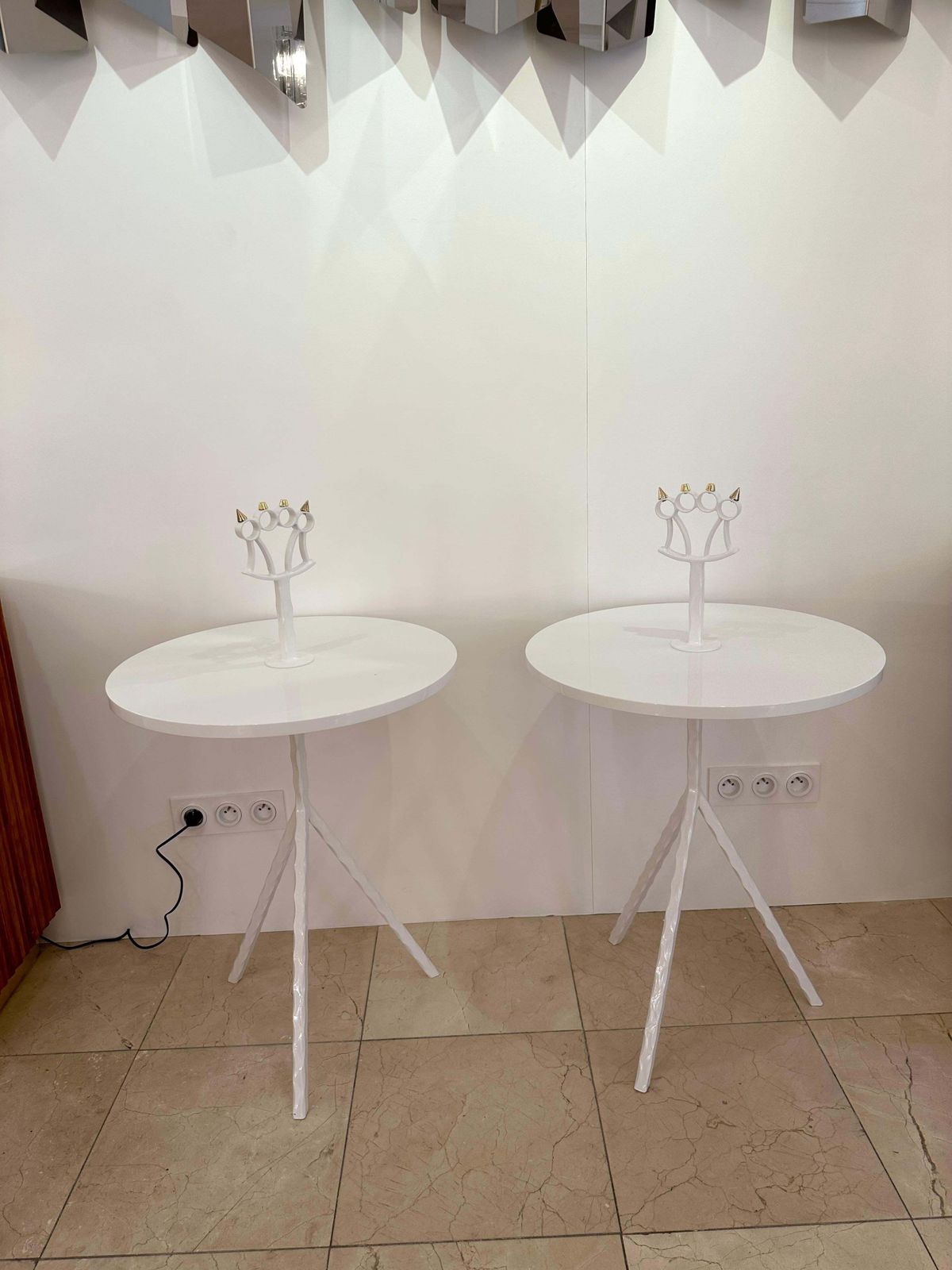 photo vintage Contemporary White Lacquered And Brass Bastard Table, Italy