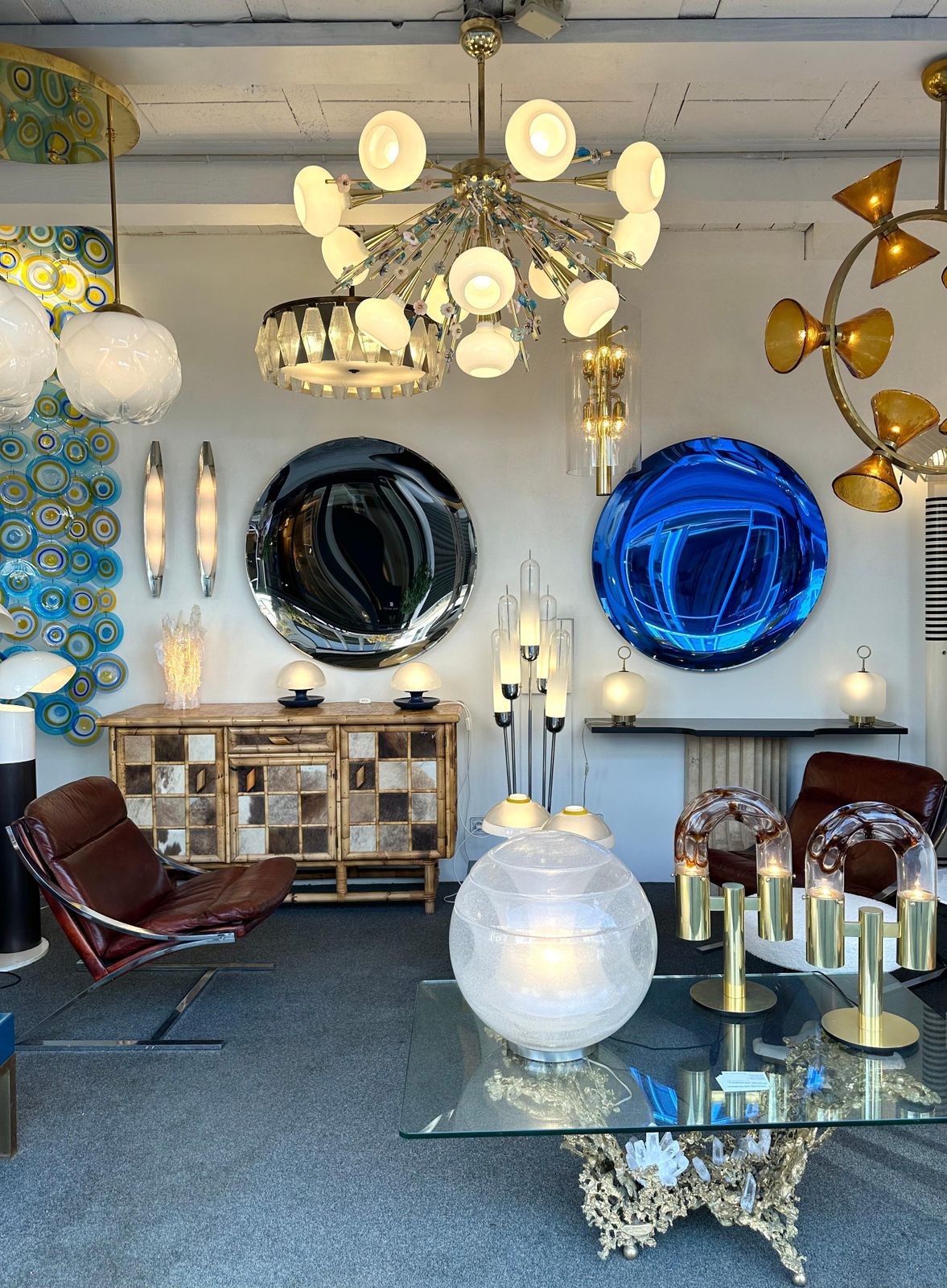 Contemporary Brass Sputnik Chandelier Flowers Murano Glass White Cup, Italy photo 8552.0