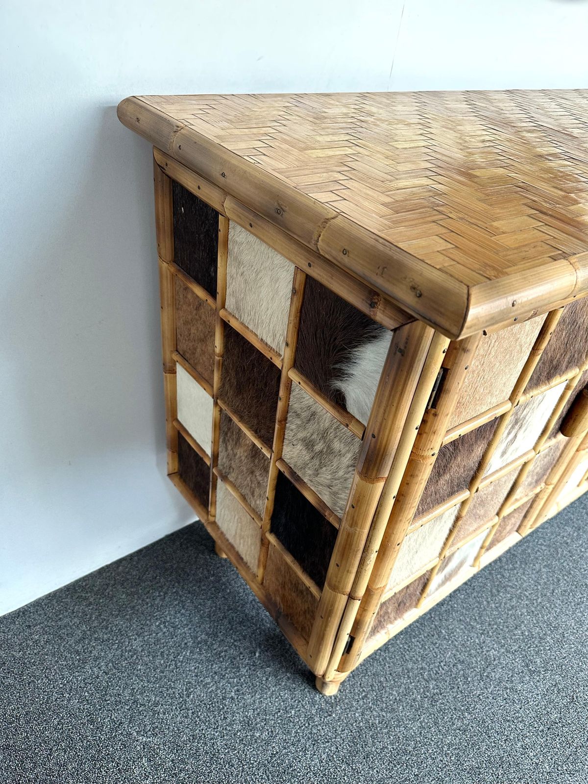 photo vinterior Bamboo Wood And Cow Leather Buffet Dry Bar. Italy, 1970s