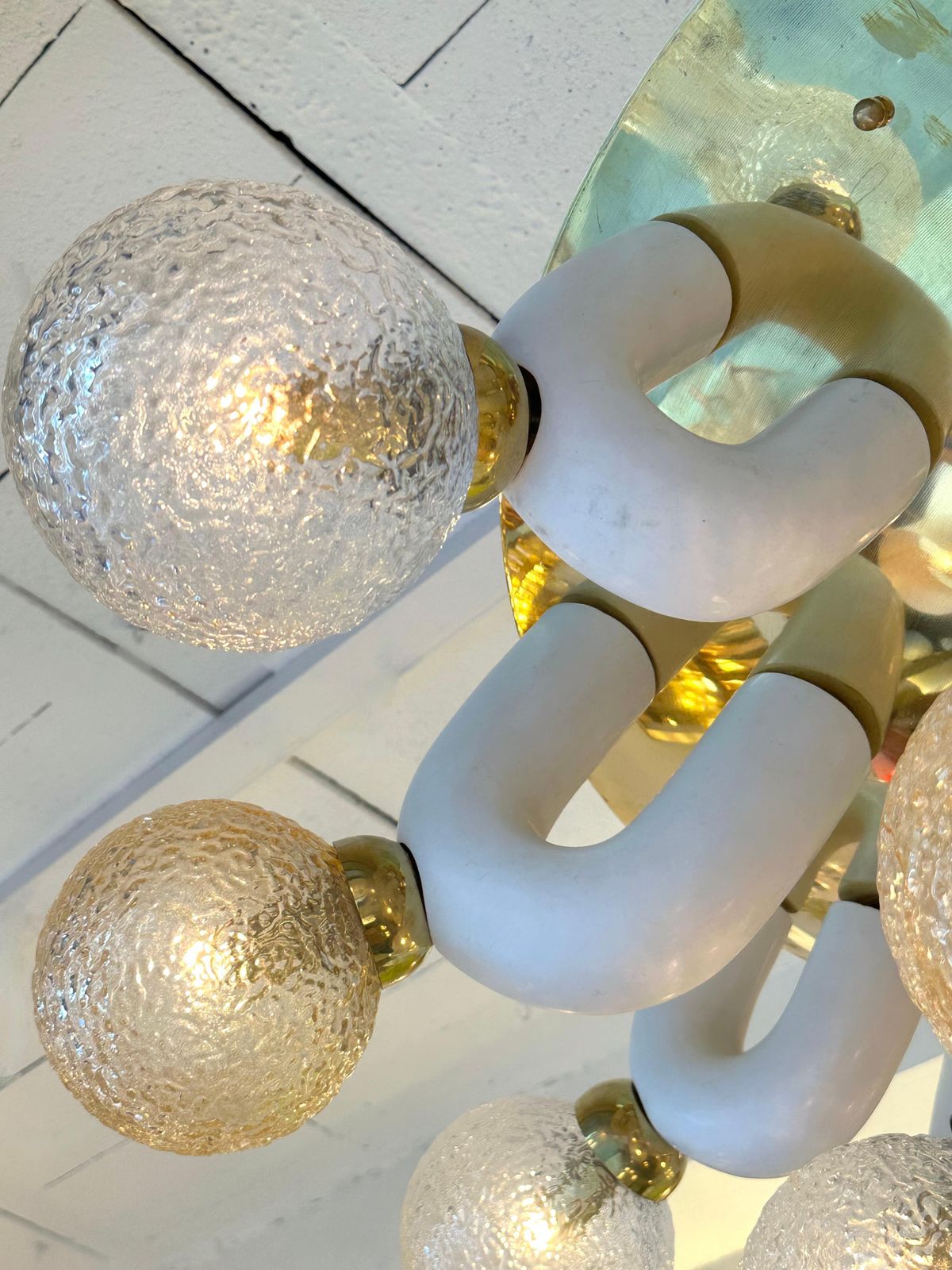 photo vinterior Large Contemporary U Ceramic Chandelier Brass And Murano Glass , Italy