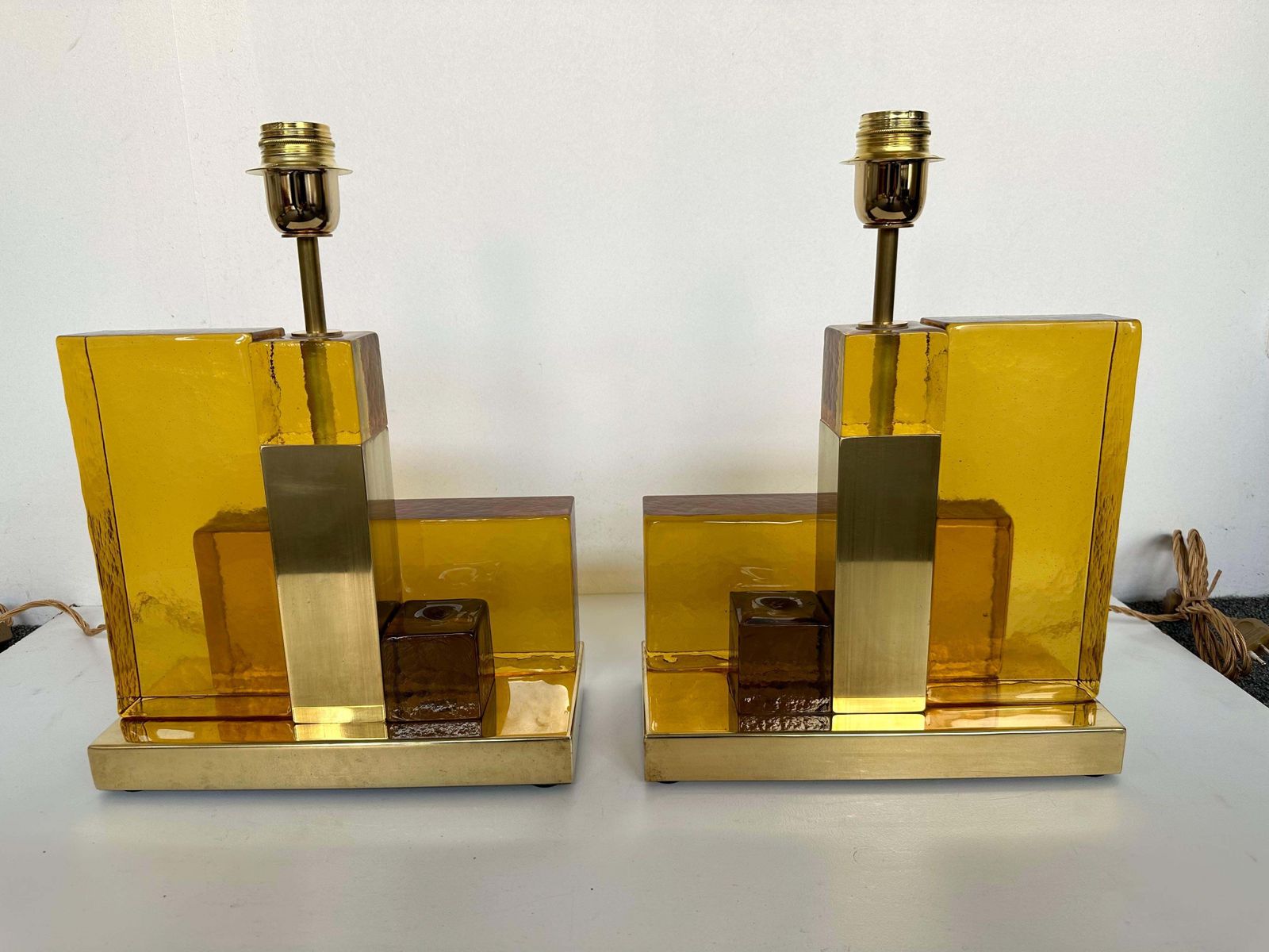 photo vinterior Contemporary Pair Of Lamps Cubic Yellow Amber Murano Glass And Brass, Italy