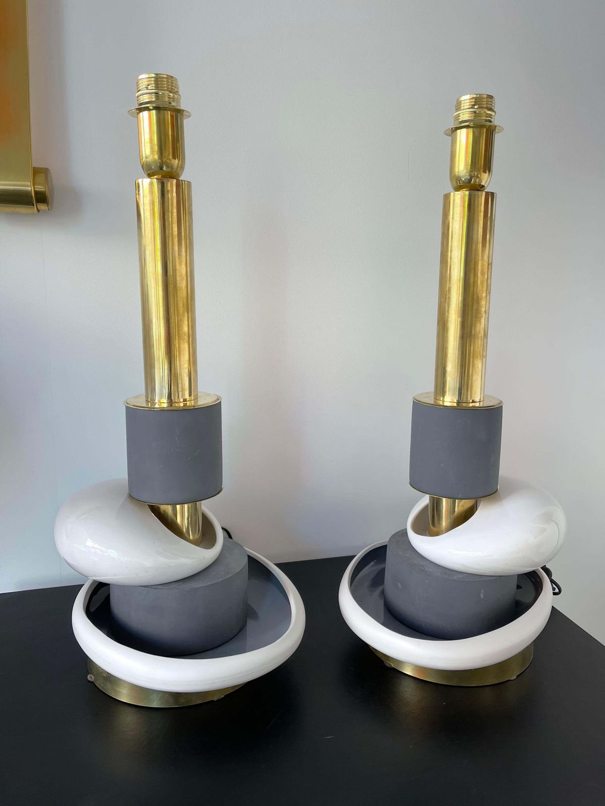 photo vinterior Contemporary Pair Of Sculptural Brass Ceramic Stone Lamps, Italy