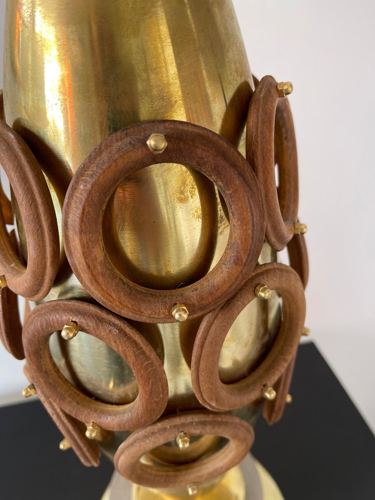 photo vinterior Contemporary Pair Of Brass And Wood Rings Lamps, Italy
