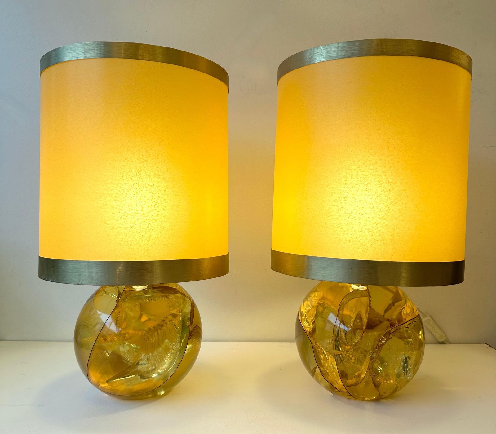 Pair Of Lamps Yellow Fractal Resin By François Godebski , France, 1970s photo vinterior