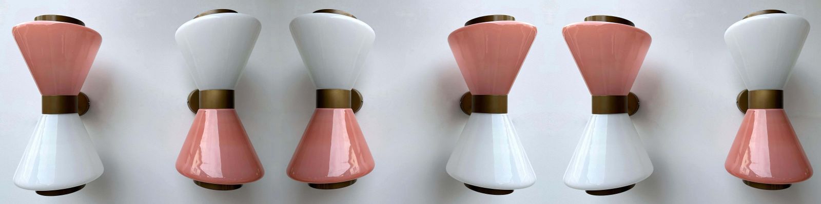photo vintage Pair Of Diabolo Sconces Pink And White Murano Glass. Italy