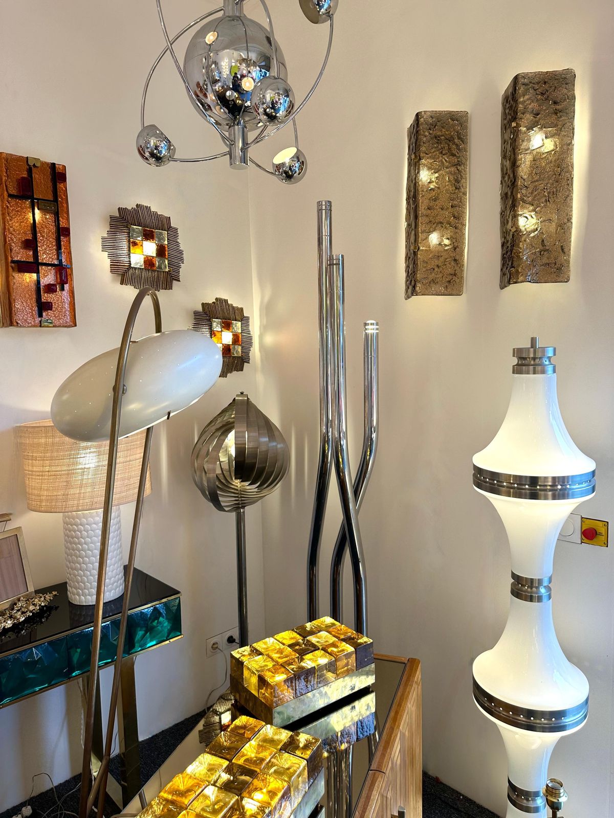 Contemporary Pair Of Brass And Cola Folded Leaf Murano Glass Sconces, Italy photo for sale