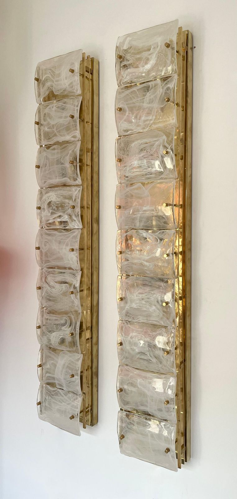 photo vintage Large Contemporary Pair Of Brass And White Penerello Murano Glass Sconces, Italy