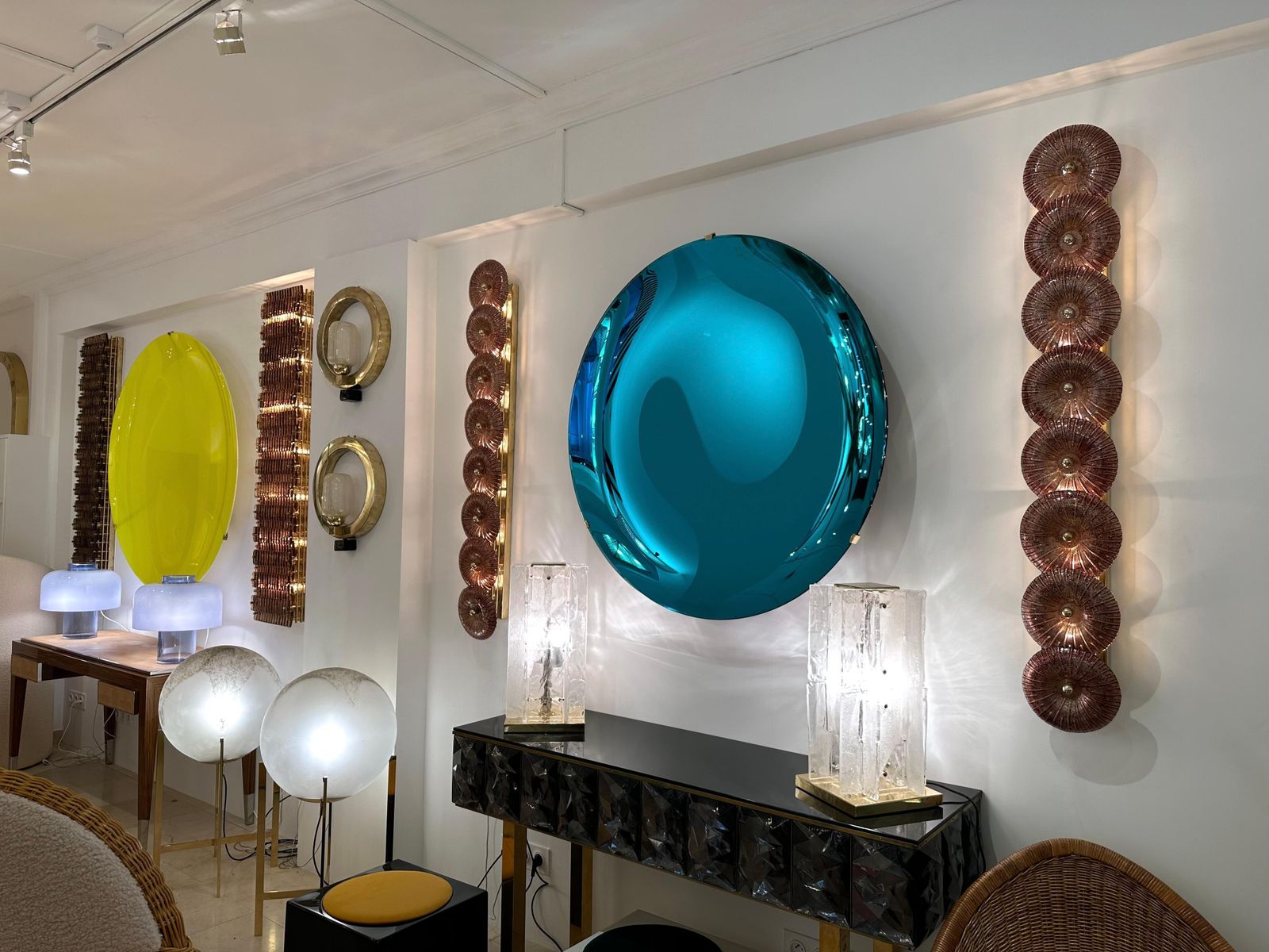 6414.0 Large Contemporary Pair Of Brass Pink Gold Leaf Murano Glass Sconces, Italy photo
