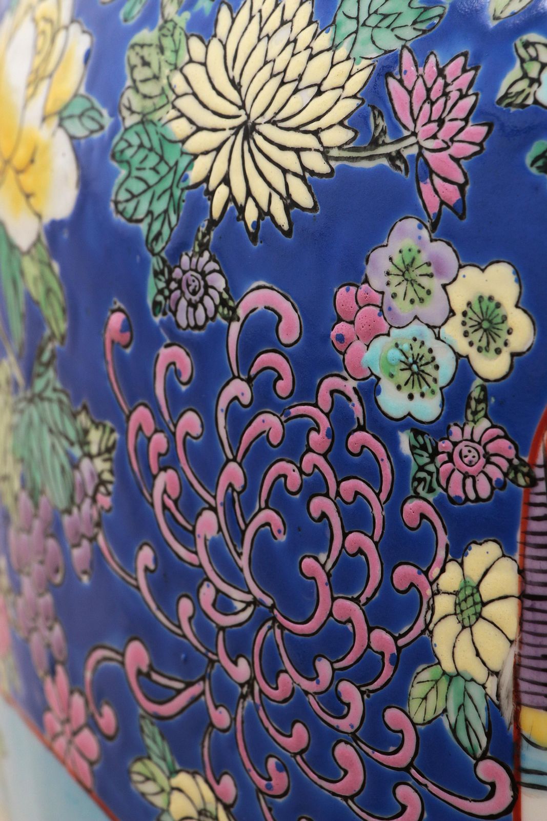 photo buy Old Chinese Ceramic Hand Painted Vase