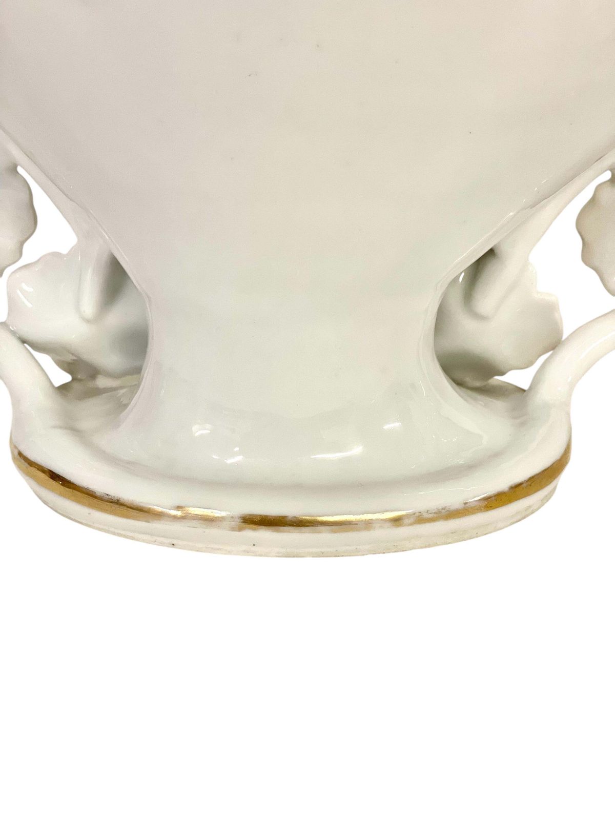 719.0 19th Century Gold And Polychromed Paris Porcelain Vase photo