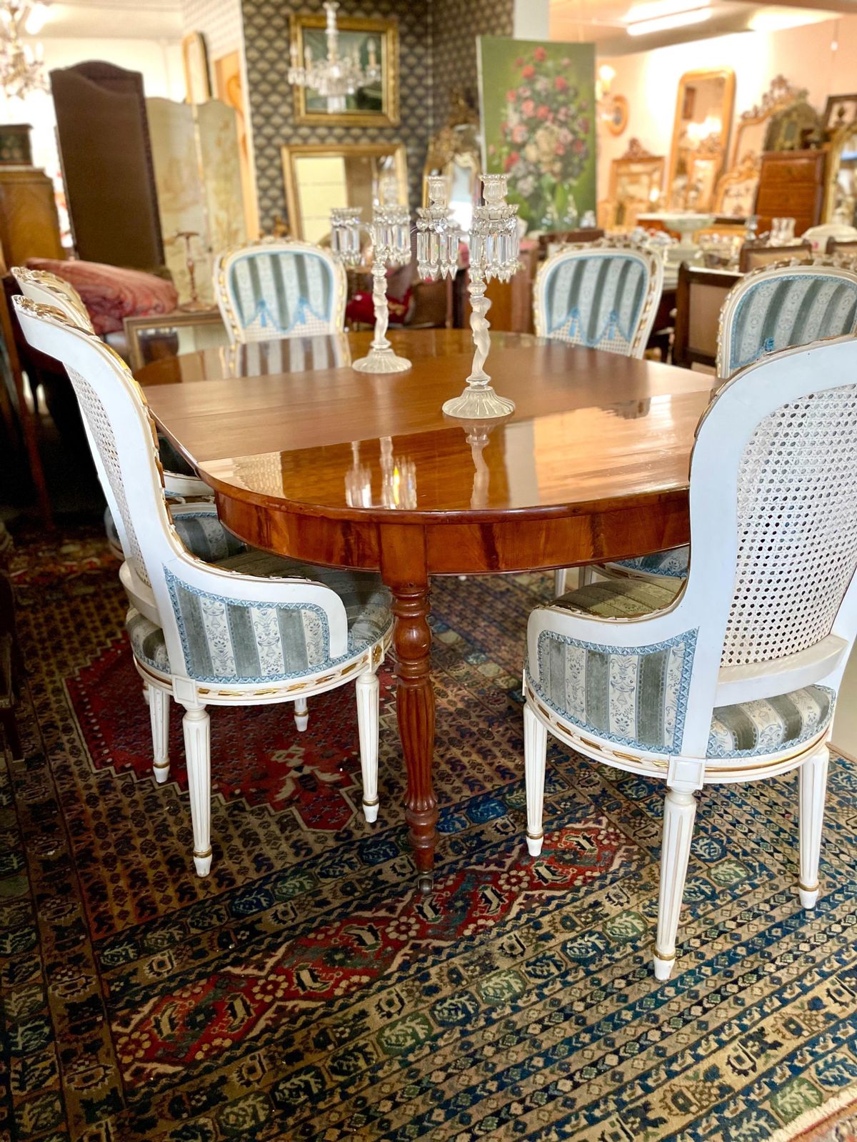 4584.0 19th Century Extendable Dining Table photo