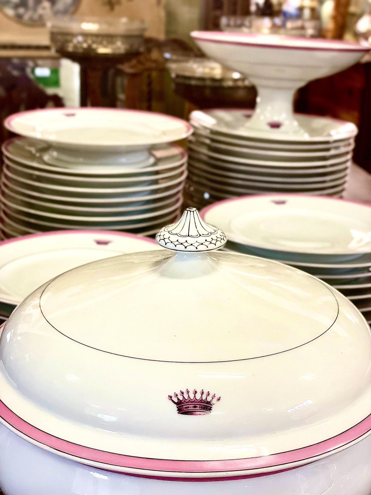 19th Century Porcelain Dinner Service From The Maison Charles Pillivuyt Et Cie photo for sale