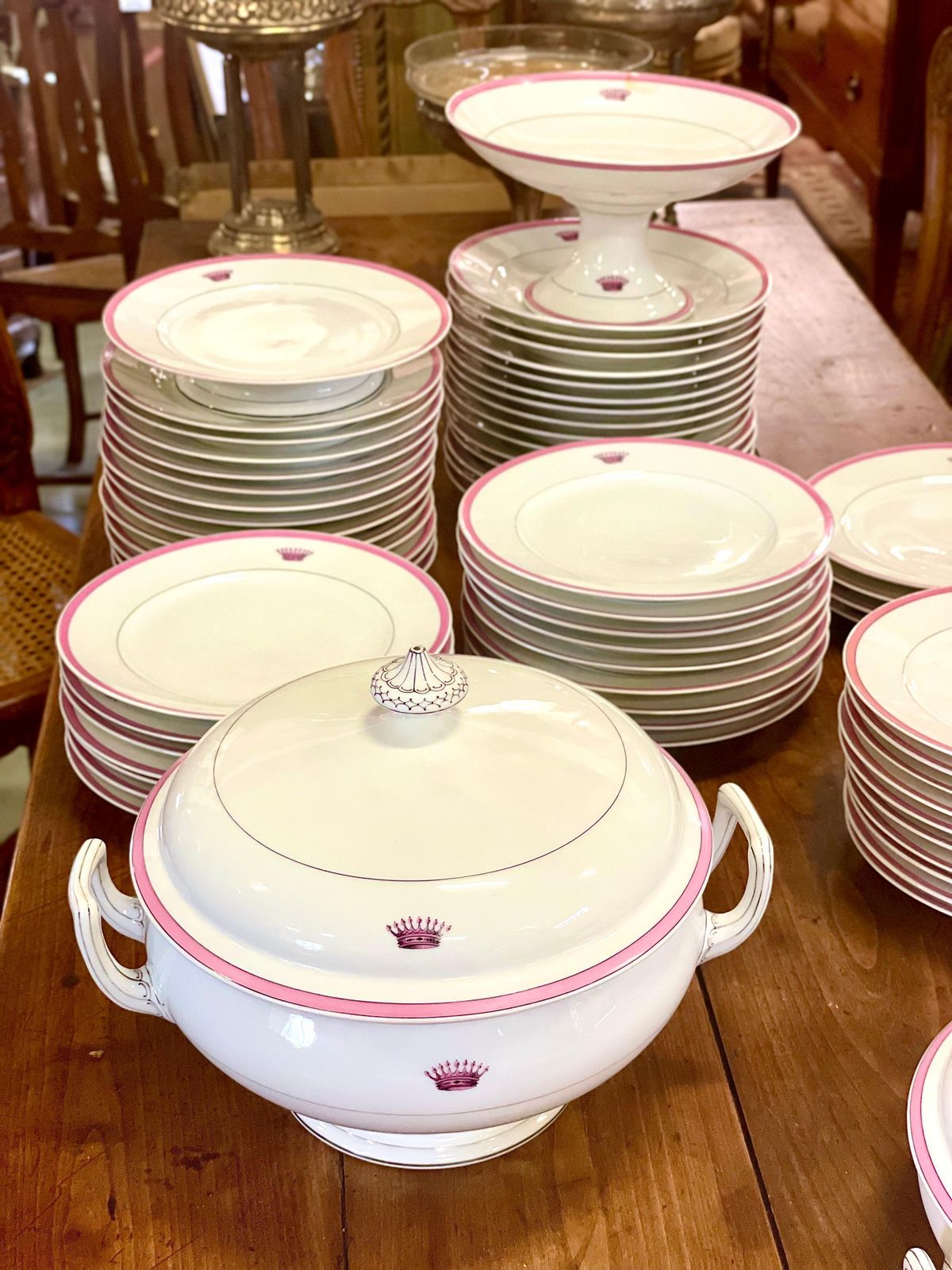 19th Century Porcelain Dinner Service From The Maison Charles Pillivuyt Et Cie photo vinterior
