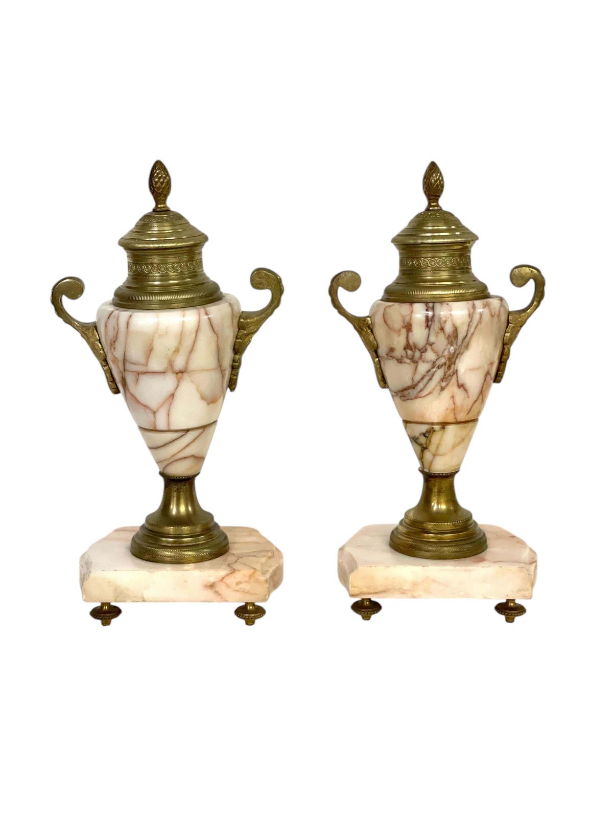 photo vintage 19th Century Large Marble And Ormolu Clock Garniture