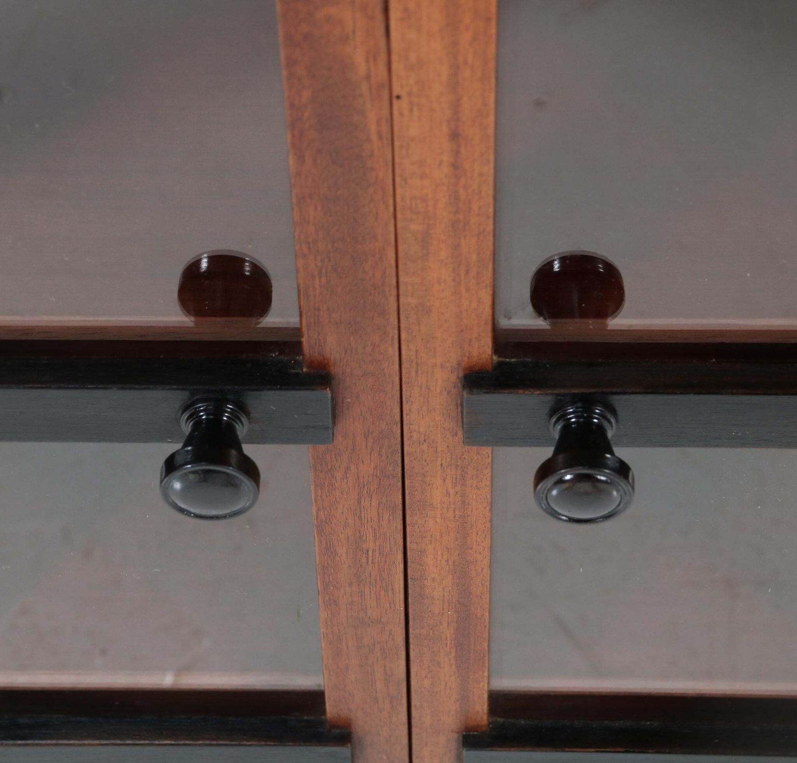 photo vinterior Walnut Art Deco Modernist Tea Cabinet By Jan Brunott, 1920s