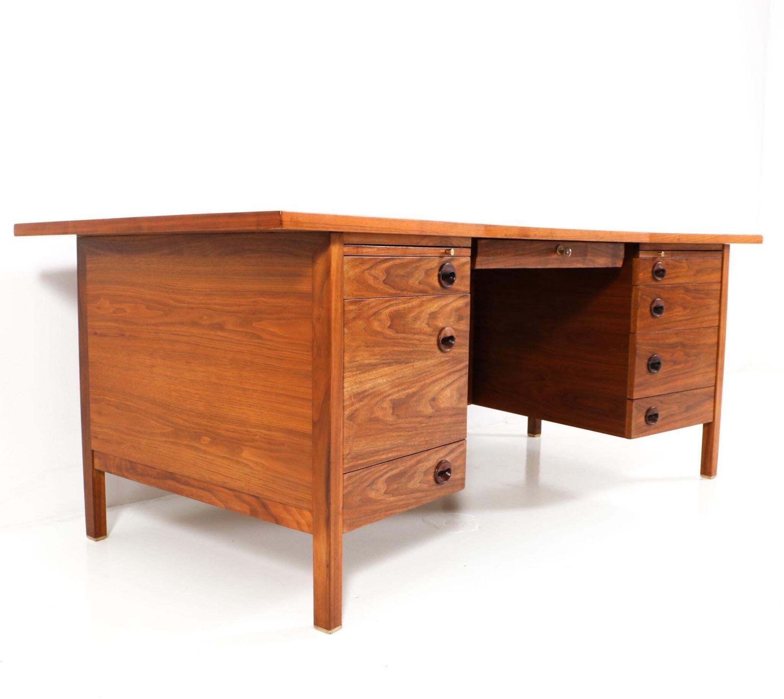 Mid Century Modern Walnut Executive Desk By Edward Wormley For Dunbar, 1950s photo vinterior