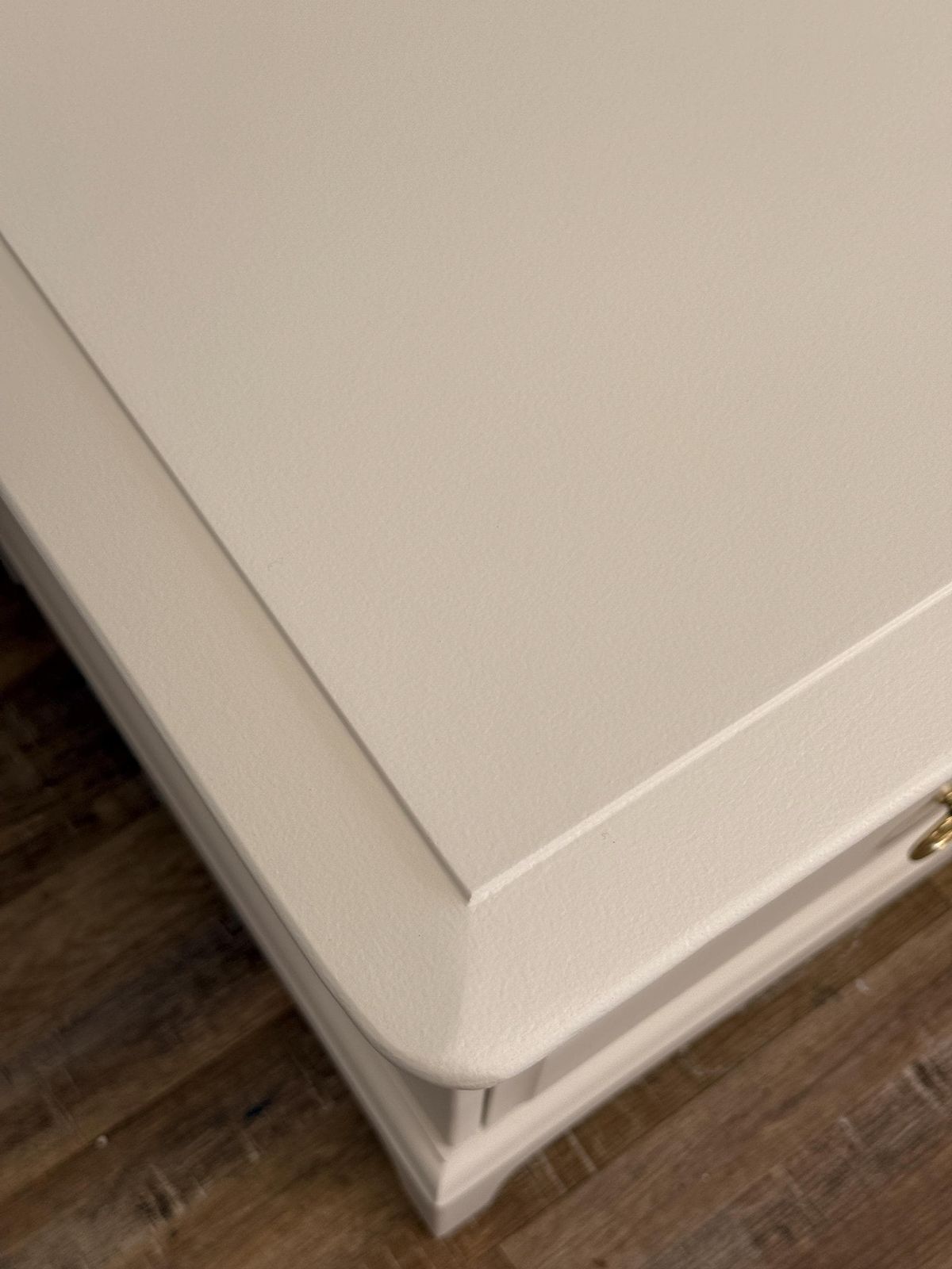 Stag Minstrel Pair Of ‘ Cubby’ Bedsides, Nightstands Professionally Painted In Joa’s White Farrow & Ball photo vinterior