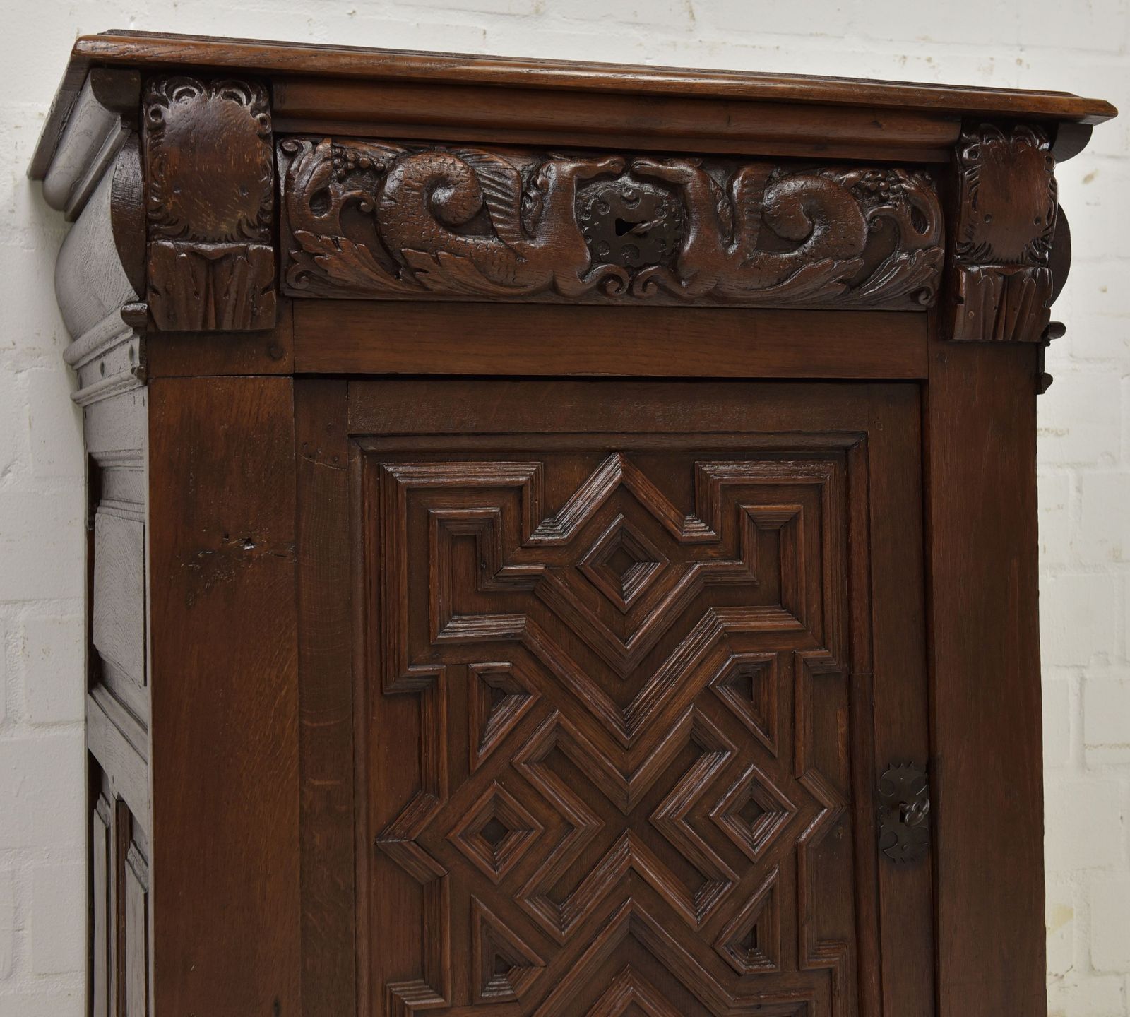 photo furniture Antique! Narrow Chest Of Drawers Restored Renaissance Circa 1700 Oak Cabinet Small