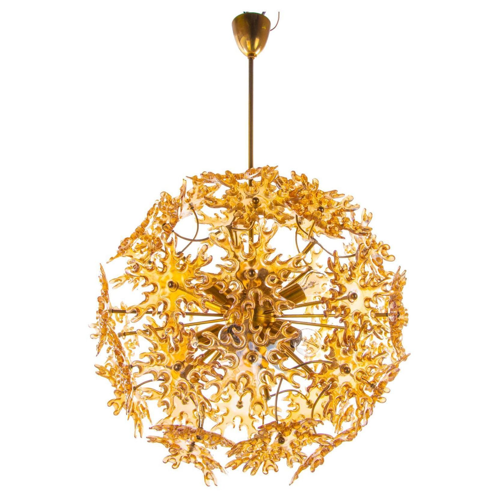 Starburst 22“ Amber Murano Chandelier Iridescent Glass & Brass, Sische 1960s