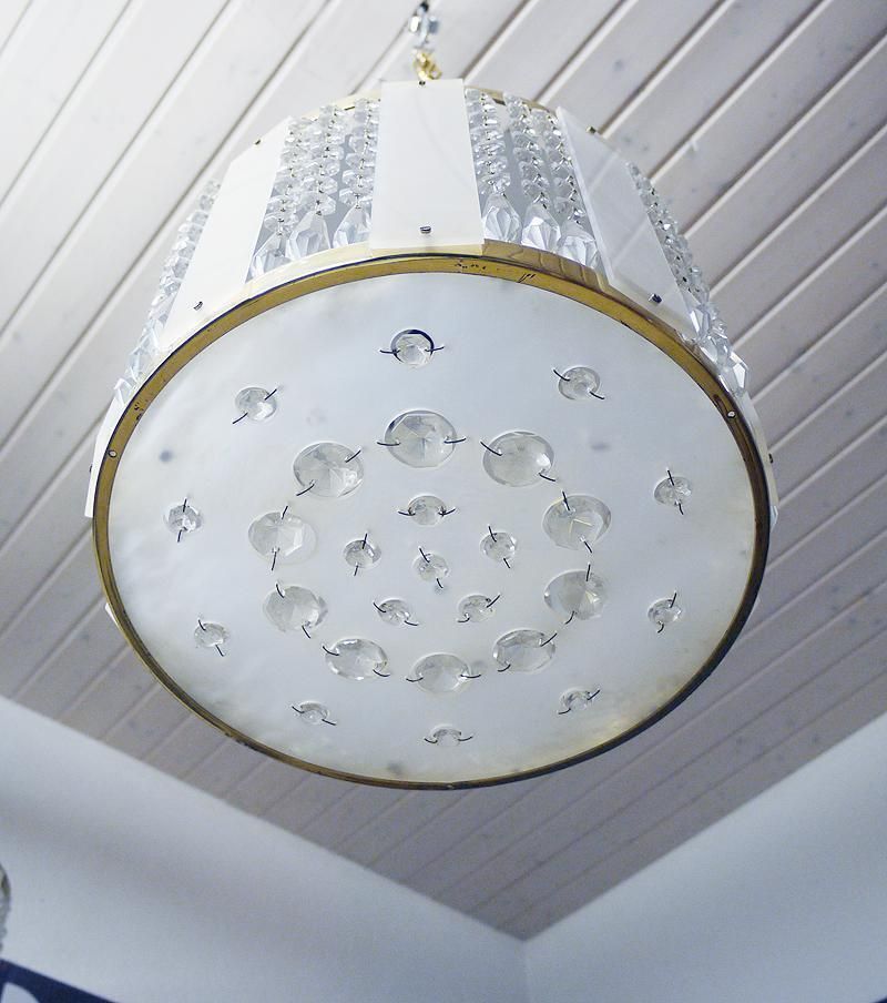 1960s Drum Chandelier Crystal, Brass And White Lucite In The Manner Of Stilnovo photo for sale