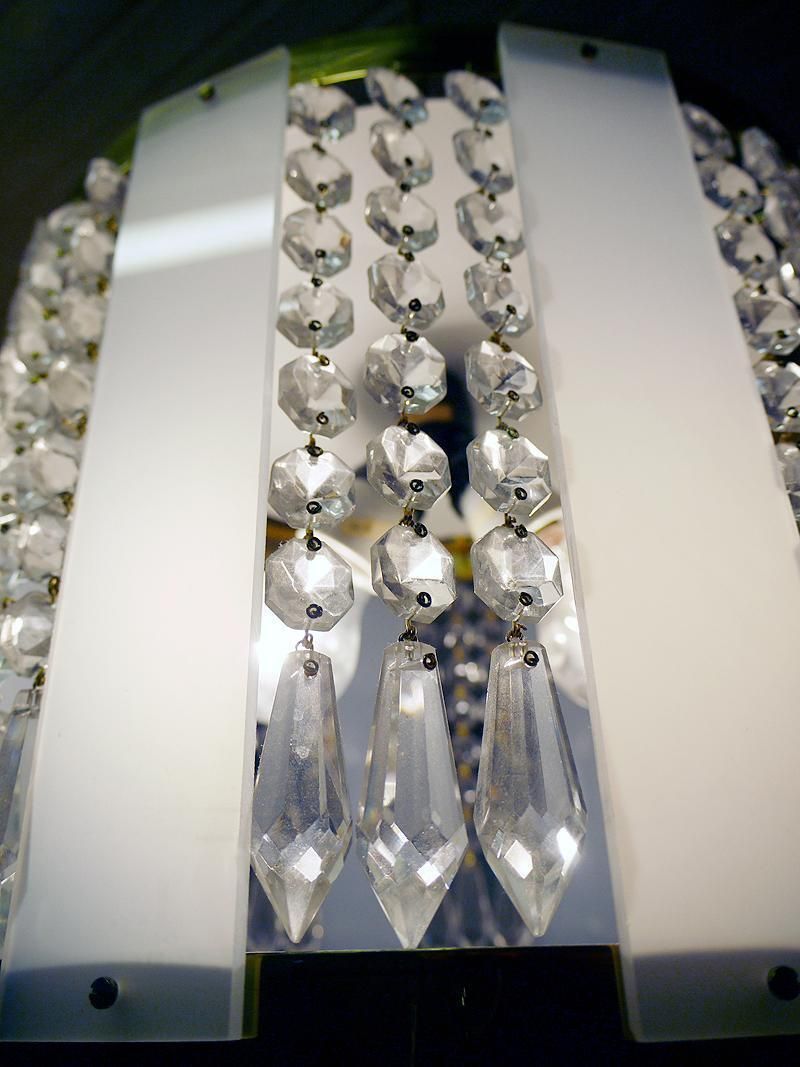 1960s Drum Chandelier Crystal, Brass And White Lucite In The Manner Of Stilnovo photo vintage