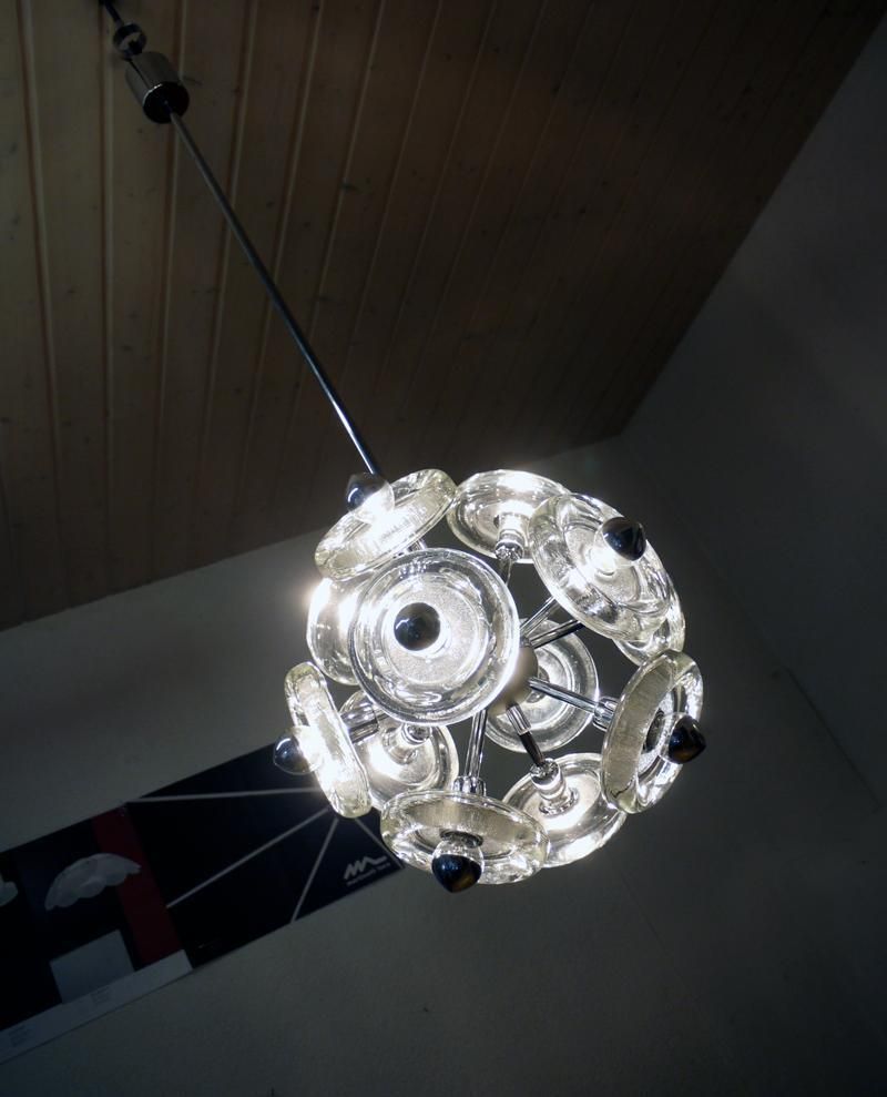 Mid Century Modern Handblown White Murano Glass And Chrome 12 Arm Sputnik photo vinterior