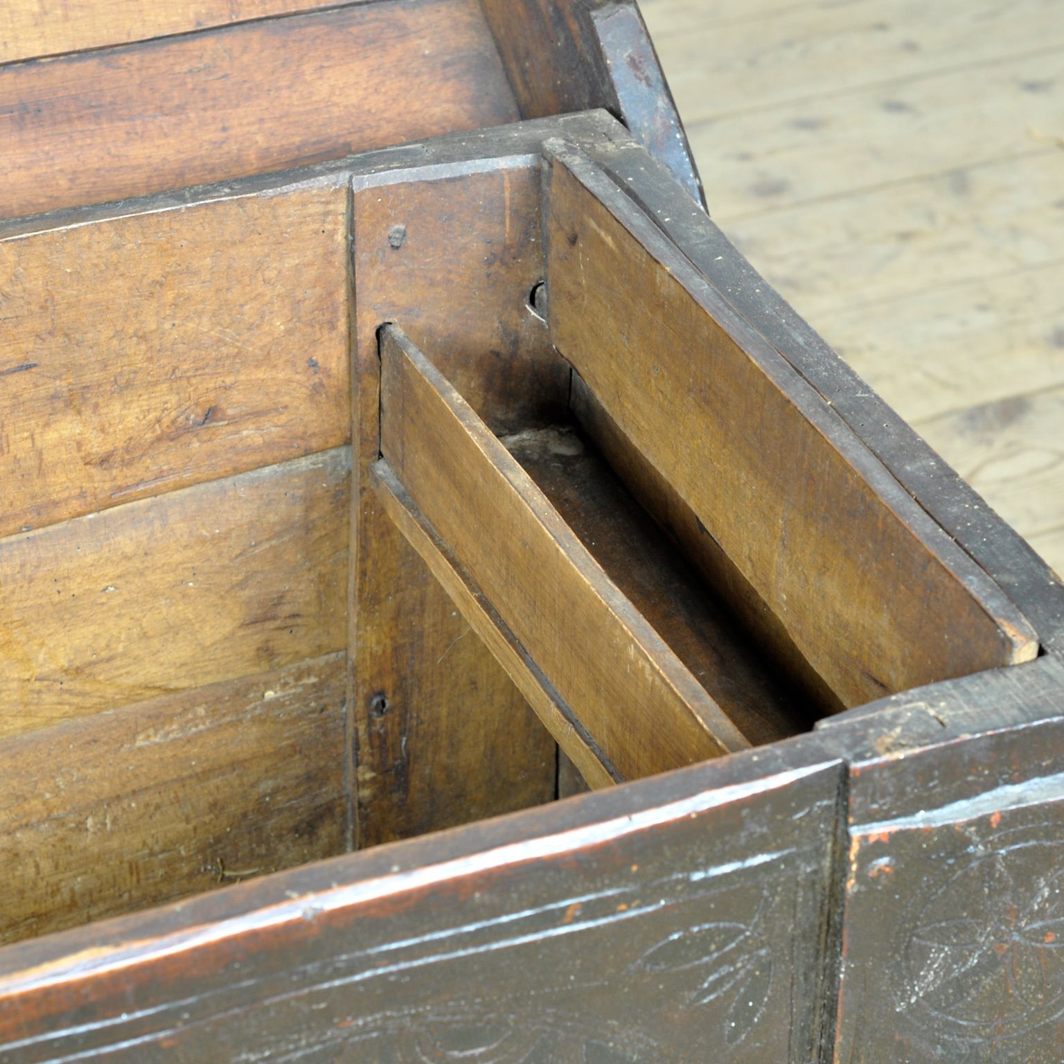 Large Antique Shepherd’s Chest, 1850s photo vinterior
