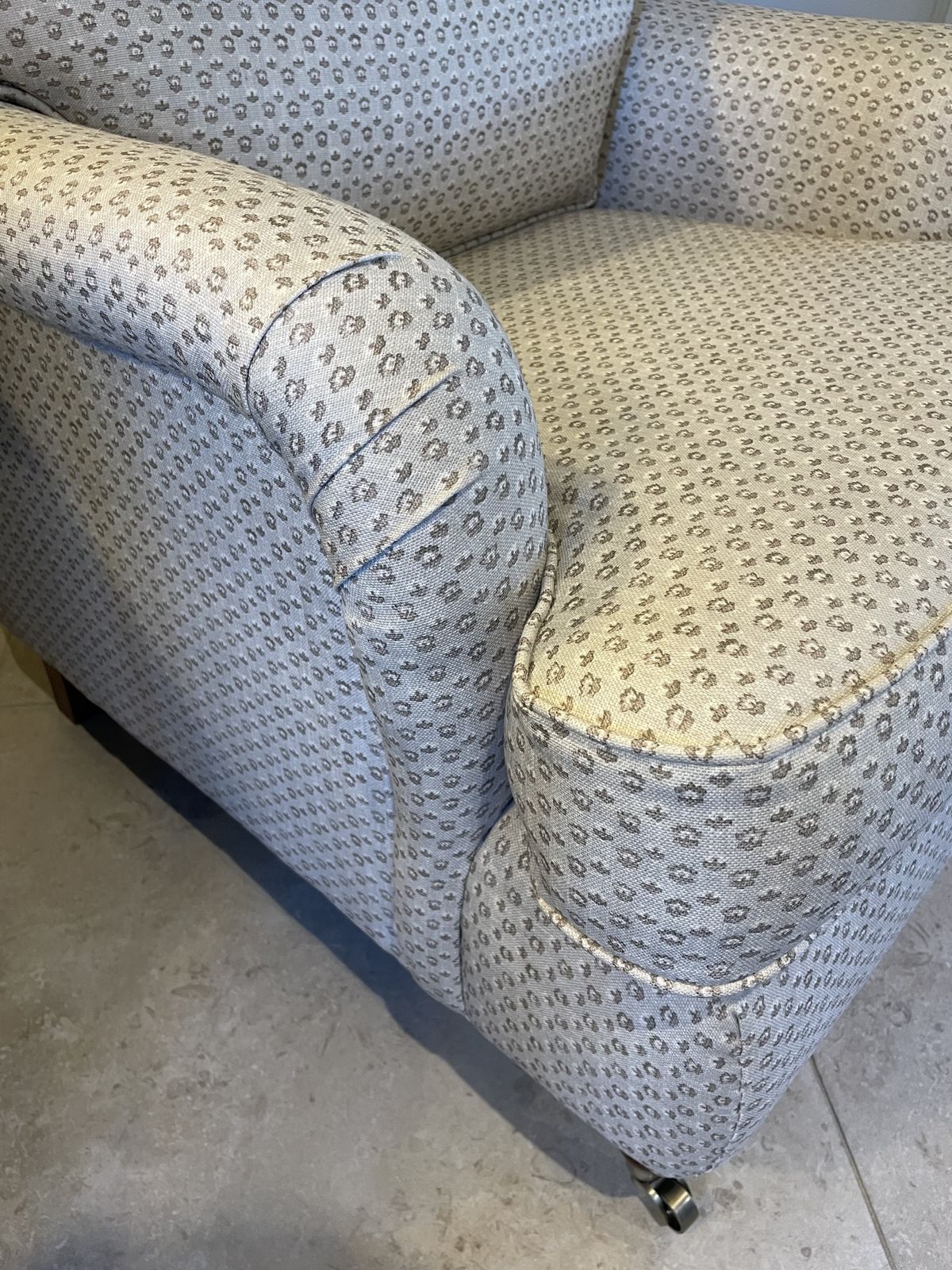 photo vintage George Smith Style Armchair Professionally Upholstered In Warner House Fabric.