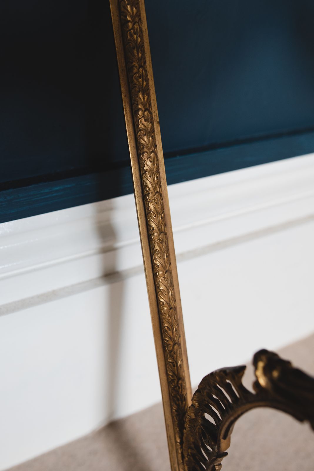 Baroque Style Marble Wall Console With Cherub photo for sale