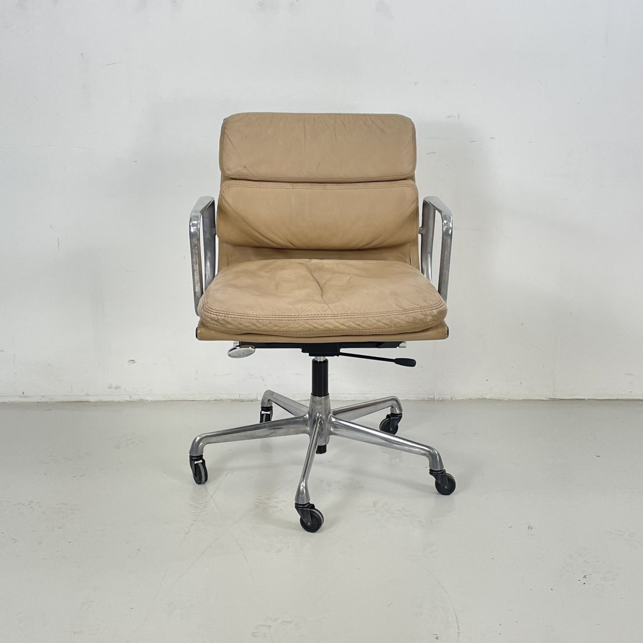 Eames Herman Miller Light Brown Camel Leather Soft Pad Group photo furniture