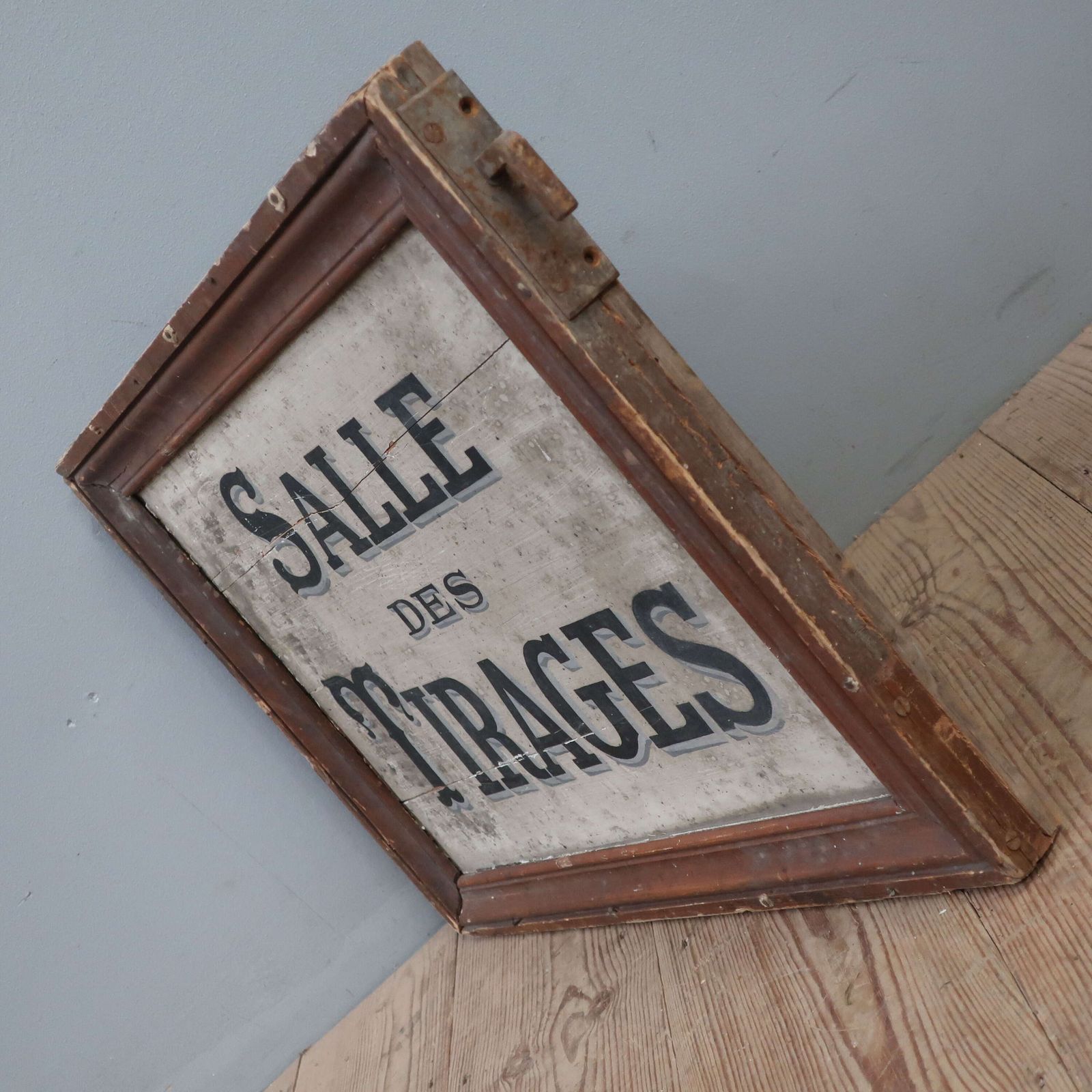 photo vinterior French 'Drawing Room' Sign C1890